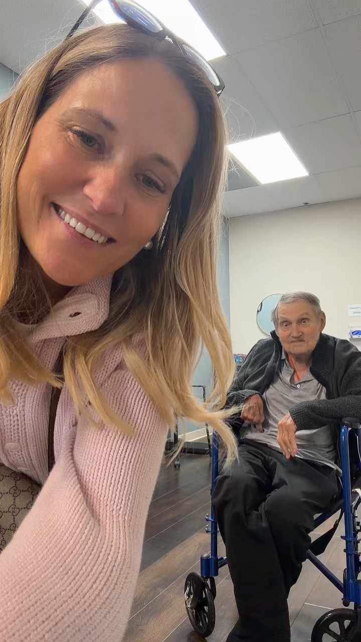 Dr appt day OOTD with smiling dad.

#LTKootd #LTKOver40 #LTKdayinmylife