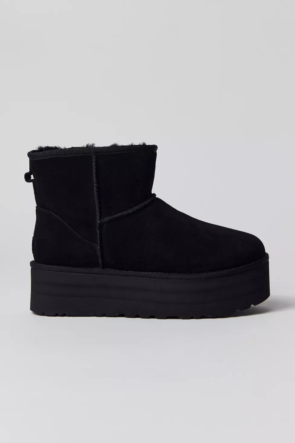 UGG Classic Mini Platform Boot | Urban Outfitters (US and RoW)