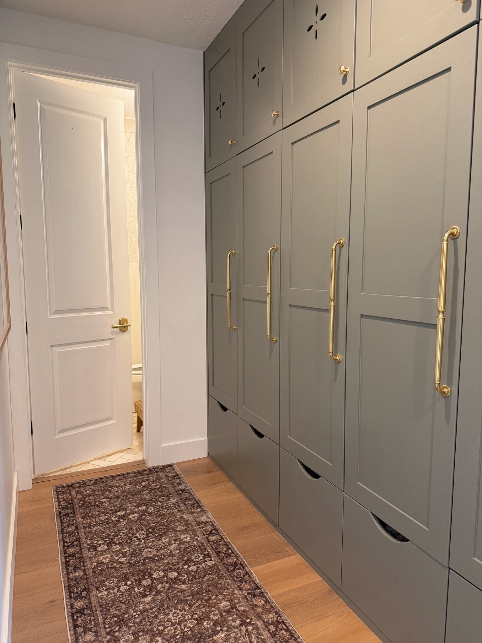 New handle + hardware + rug in our mudroom!!! I still need to order gold hinges hehe. But I’m obsessed with the gold! This rug is Walmart, washable, and on major sale right now!!

#LTKSaleAlert #LTKHome