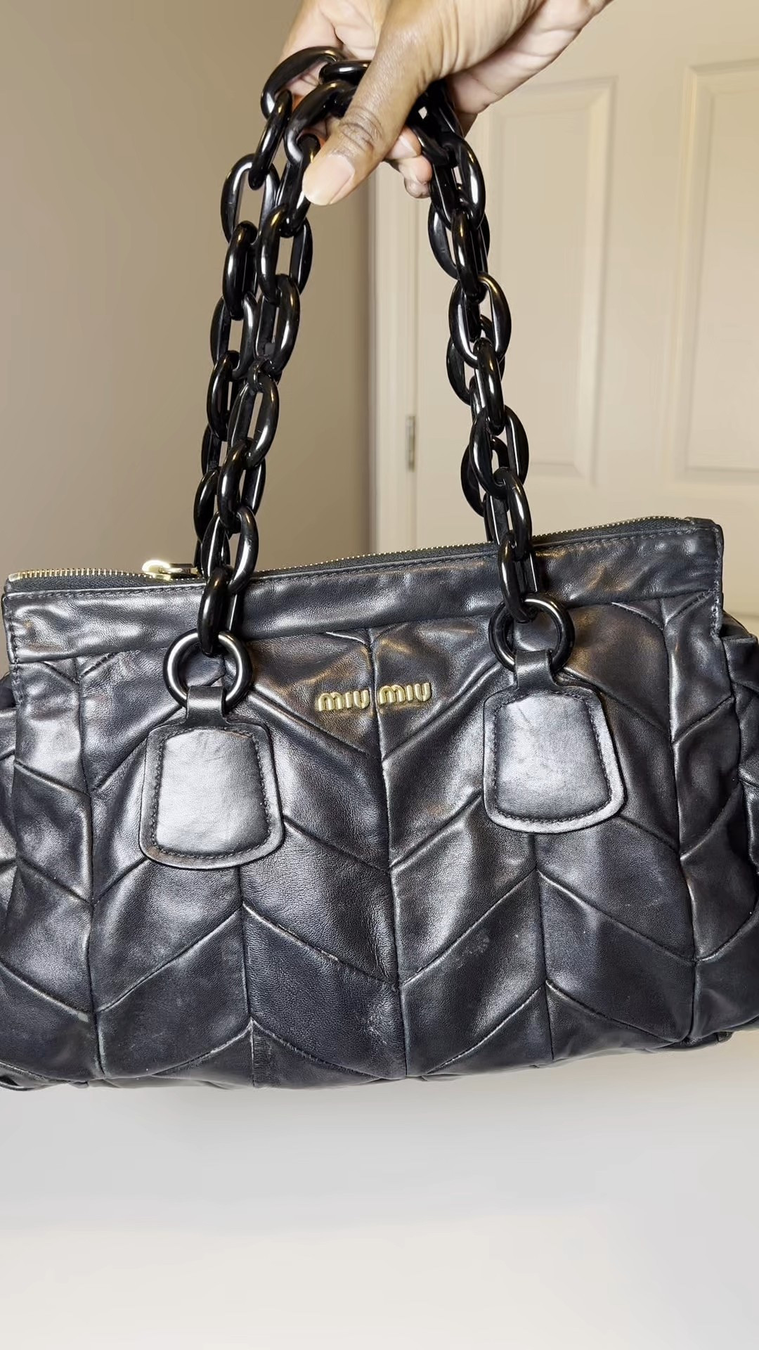 Miu Miu Leather Chain Link Shoulder Bag

#LTKStyleTip #LTKItBag