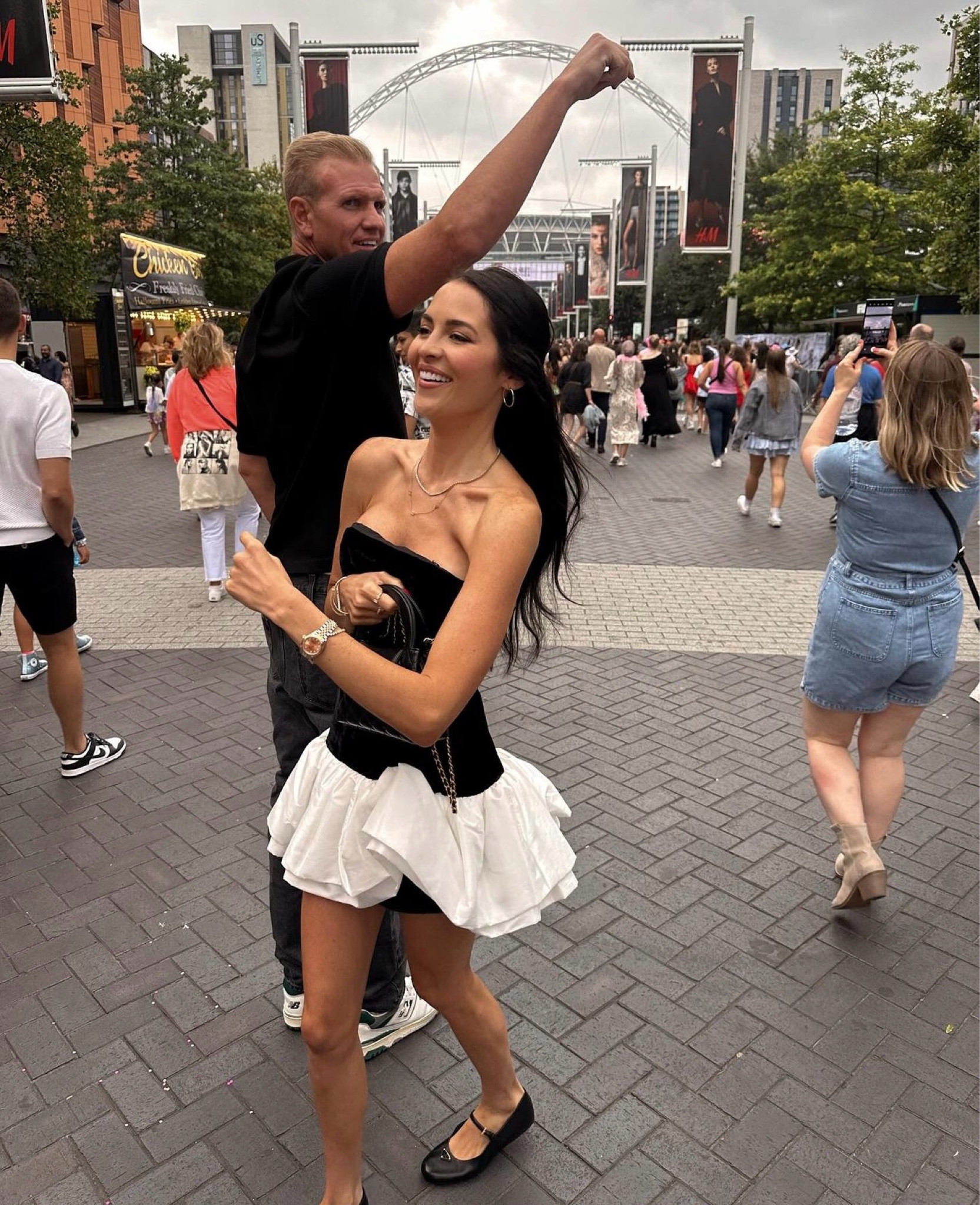 Shop my look from last night 🪩🫶🏼🇬🇧✨

#LTKStyleTip #LTKSeasonal #LTKTravel