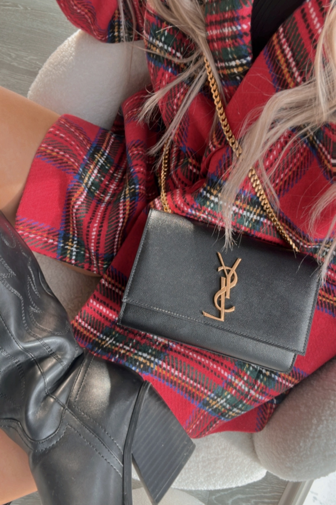 Holiday Blazer Outfit

Blazer Dress, Holiday Outfit, Jeans, Boots, Fall Dress, Suede, Bedding, Fall Family Photo Outfits, Country Concert Outfit, Sneakers, Eras Tour Outfit, Halloween Decor 

#LTKxPrimeDay #LTKStyleTip #LTKSeasonal