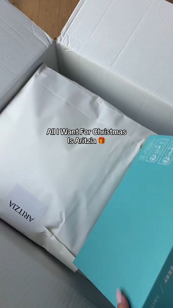 Aritzia is all we need 🫶🏻 I will have these 🔗 on my LTK in the Aritzia section! 



#LTKSaleAlert #LTKCyberWeek #LTKWorkwear