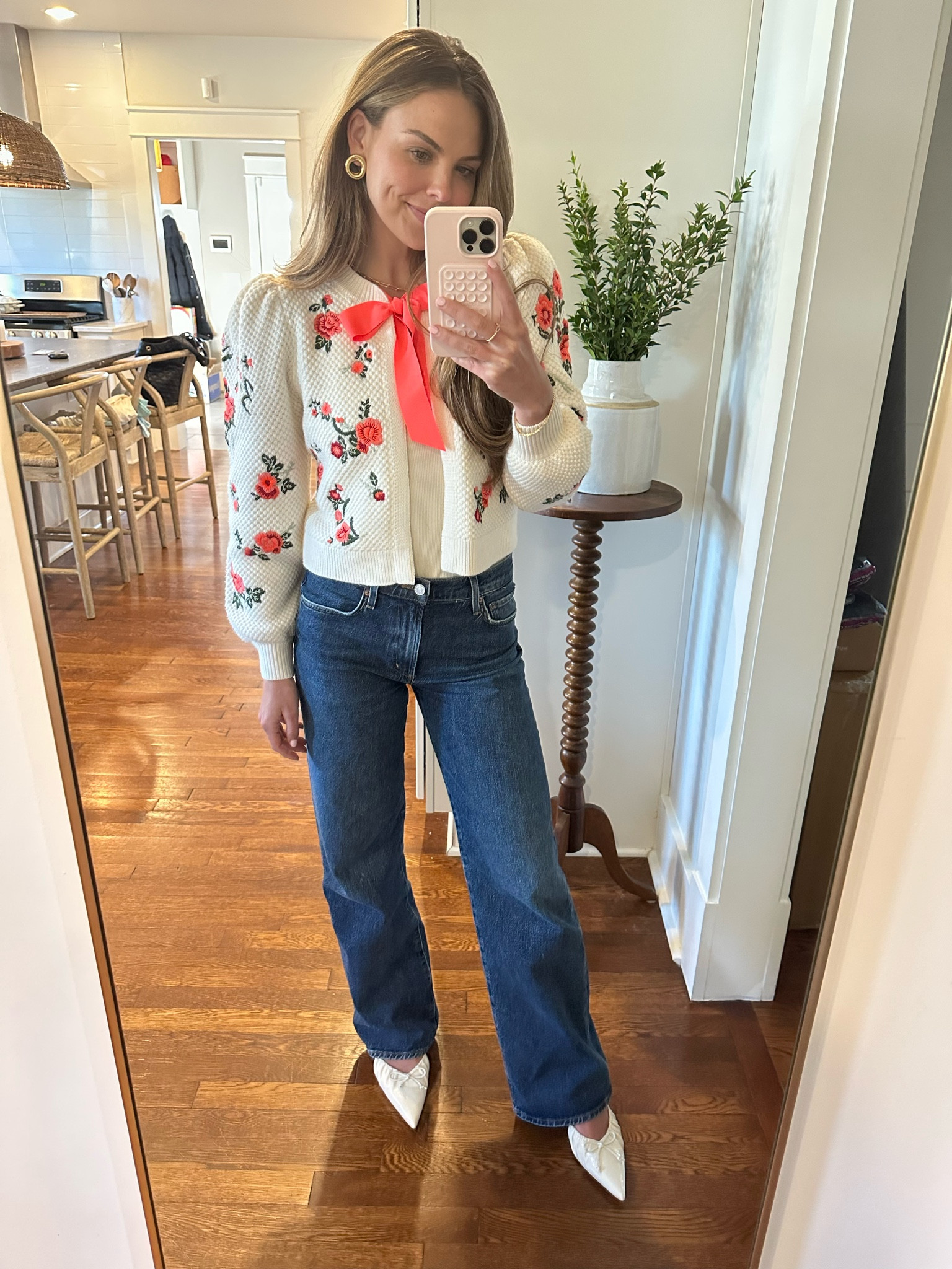 Linked everything but my sweater bc it’s no longer available! Tank and jeans are 2 of my fave staples 

#LTKstyletip #LTKfindsunder100 #LTKSeasonal