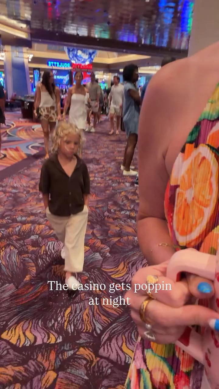 The casino gets poppin 
at night