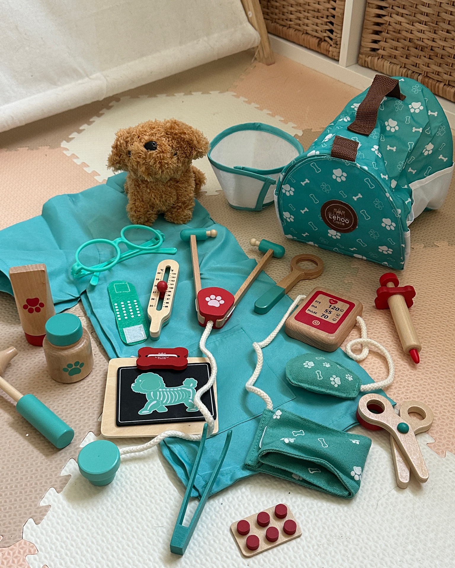 How cute is this little veterinary kit for kids? 😍🐶

#LTKkids #LTKcanada