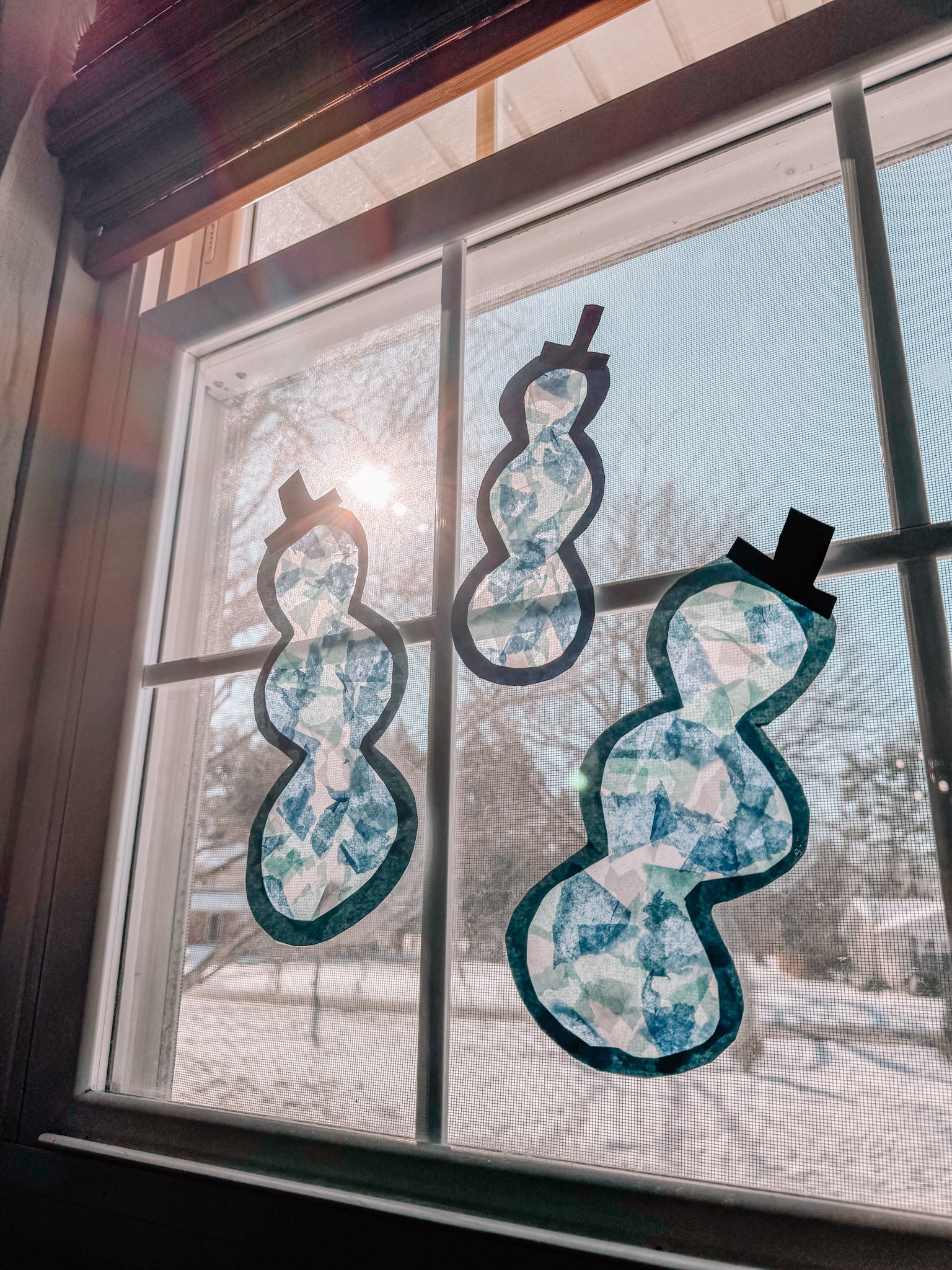 Snowman sun catchers ❄️⛄️

#LTKFamily #LTKKids #LTKSeasonal