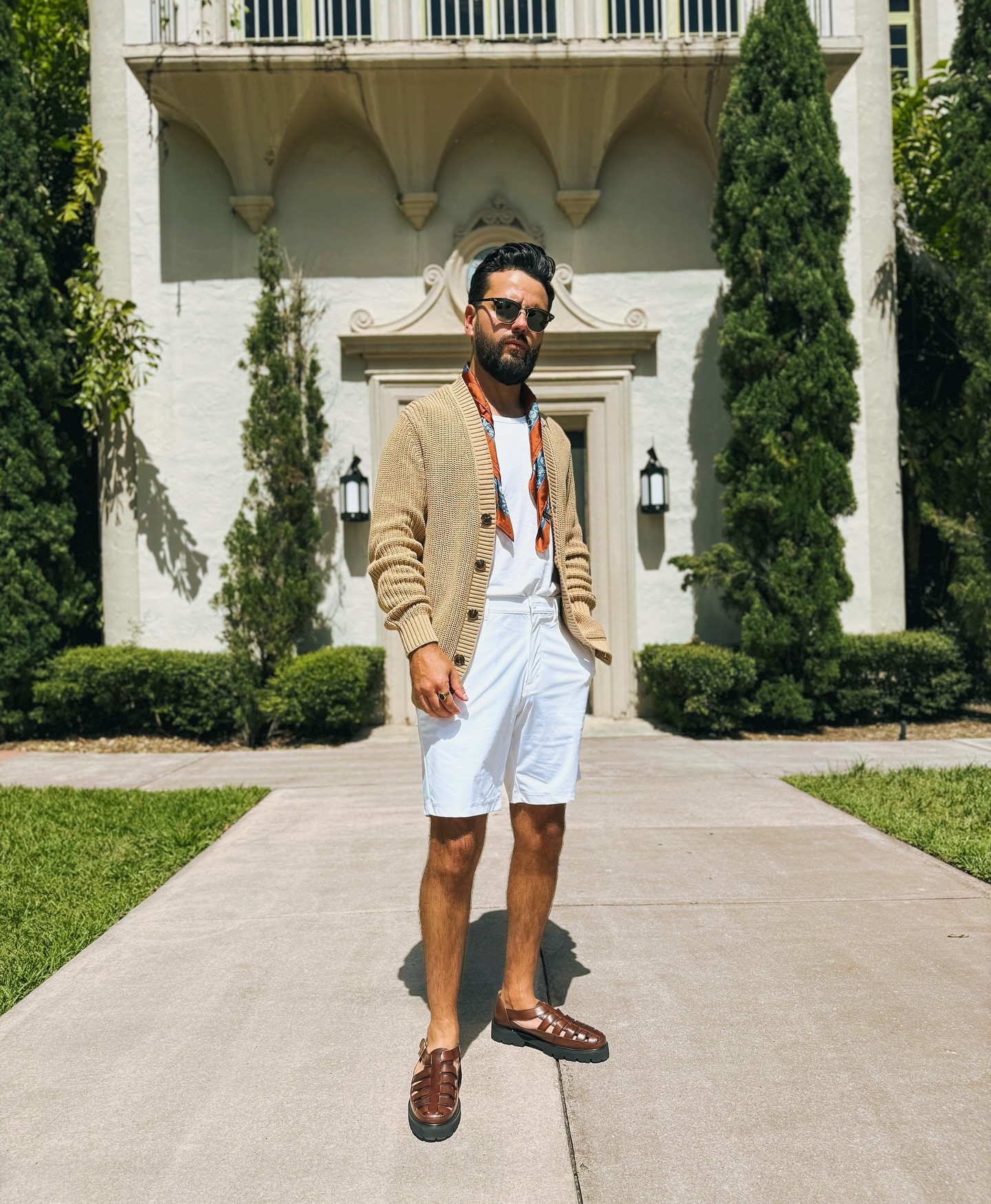 Lately my Summer style has been all about shorts or sandals. Easy, breathable, and perfect for those long sunny days. This look pairs tailored white shorts with fisherman sandals for a refined yet relaxed vibe, topped with a lightweight cardigan for those breezy afternoons. 

#summeroutfit #menswearinspired #sandals #shorts #cardigan