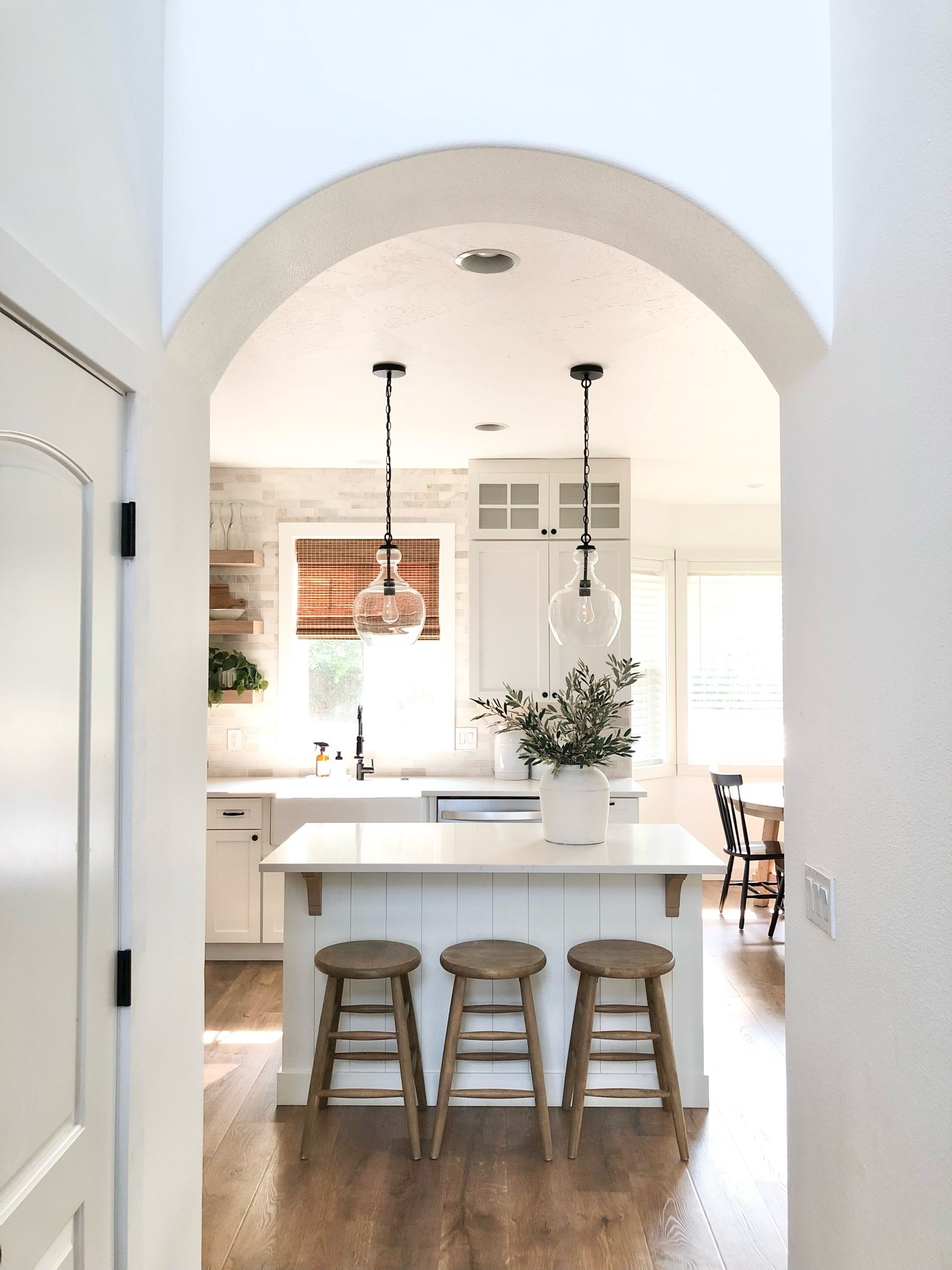 Pendant lighting, pendant lights, glass pendants, kitchen ideas, kitchen remodel, white kitchen, kitchen island

#LTKSaleAlert #LTKHome