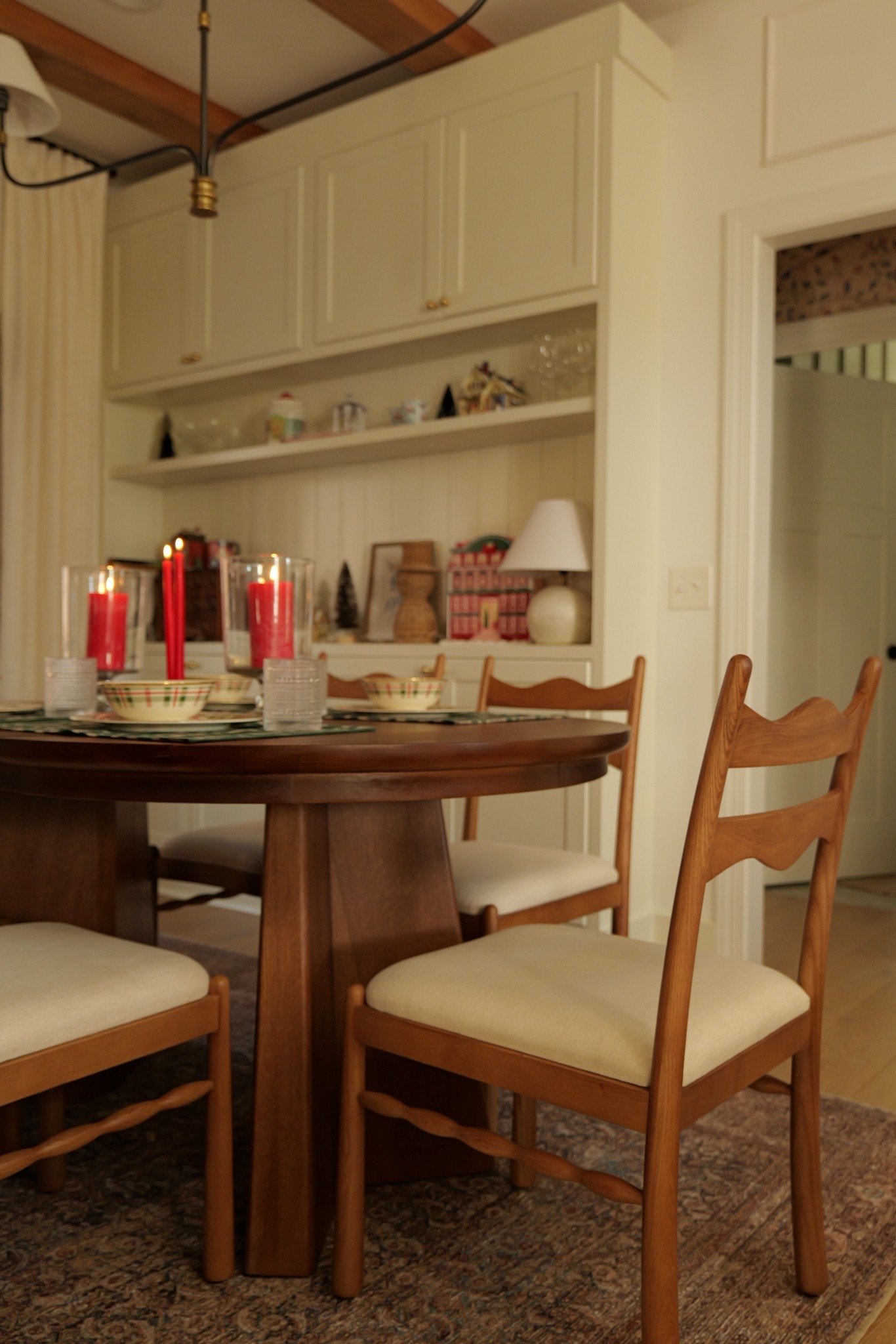 The details on my dining chairs 😍

#LTKHome #LTKSeasonal