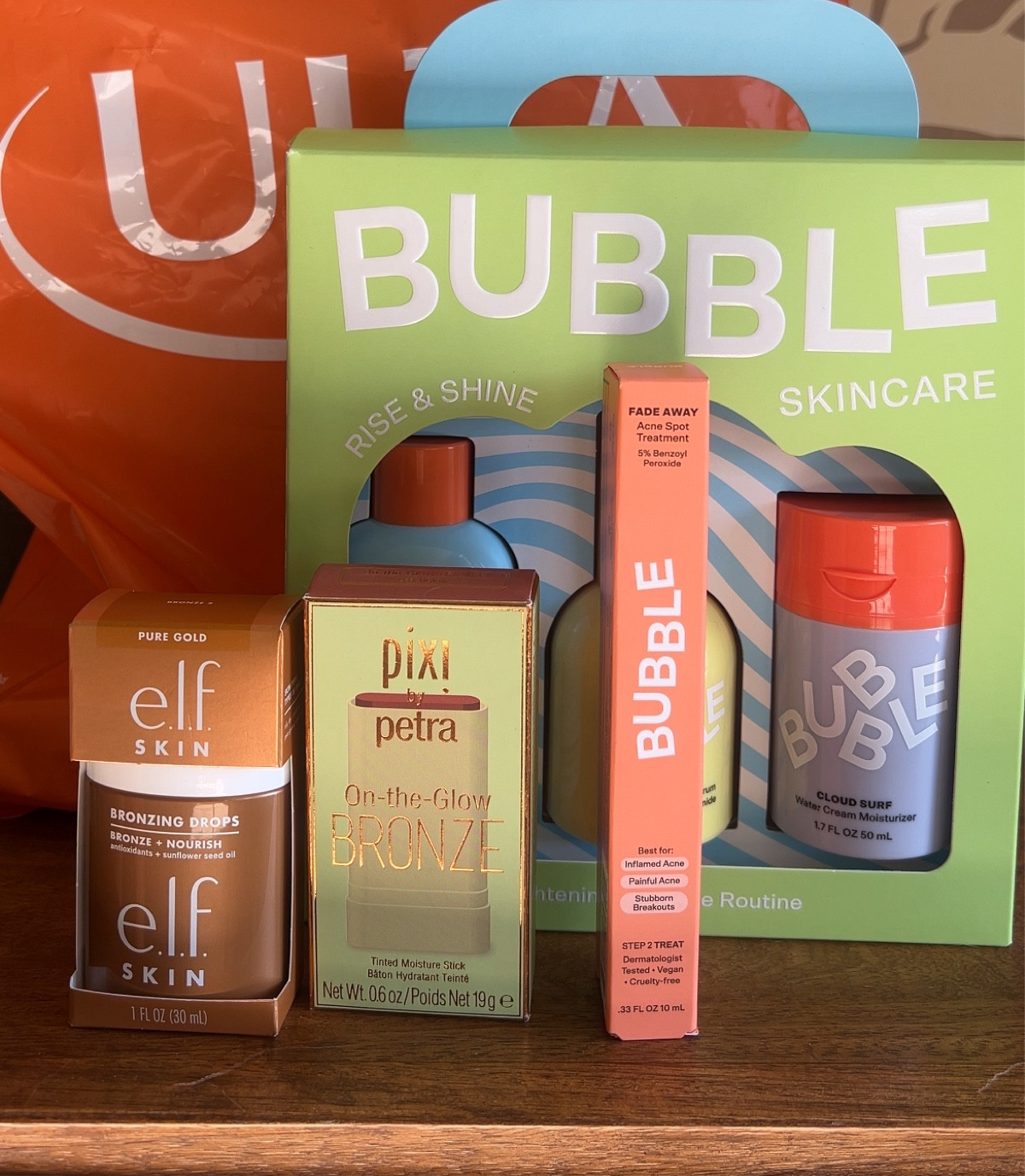 Ulta Haul

New products I’ve been dying to try ✨
Elf Cosmetics 
Bubble Skincare
Pixi Beauty 

#LTKSaleAlert #LTKSummerSales #LTKBeauty