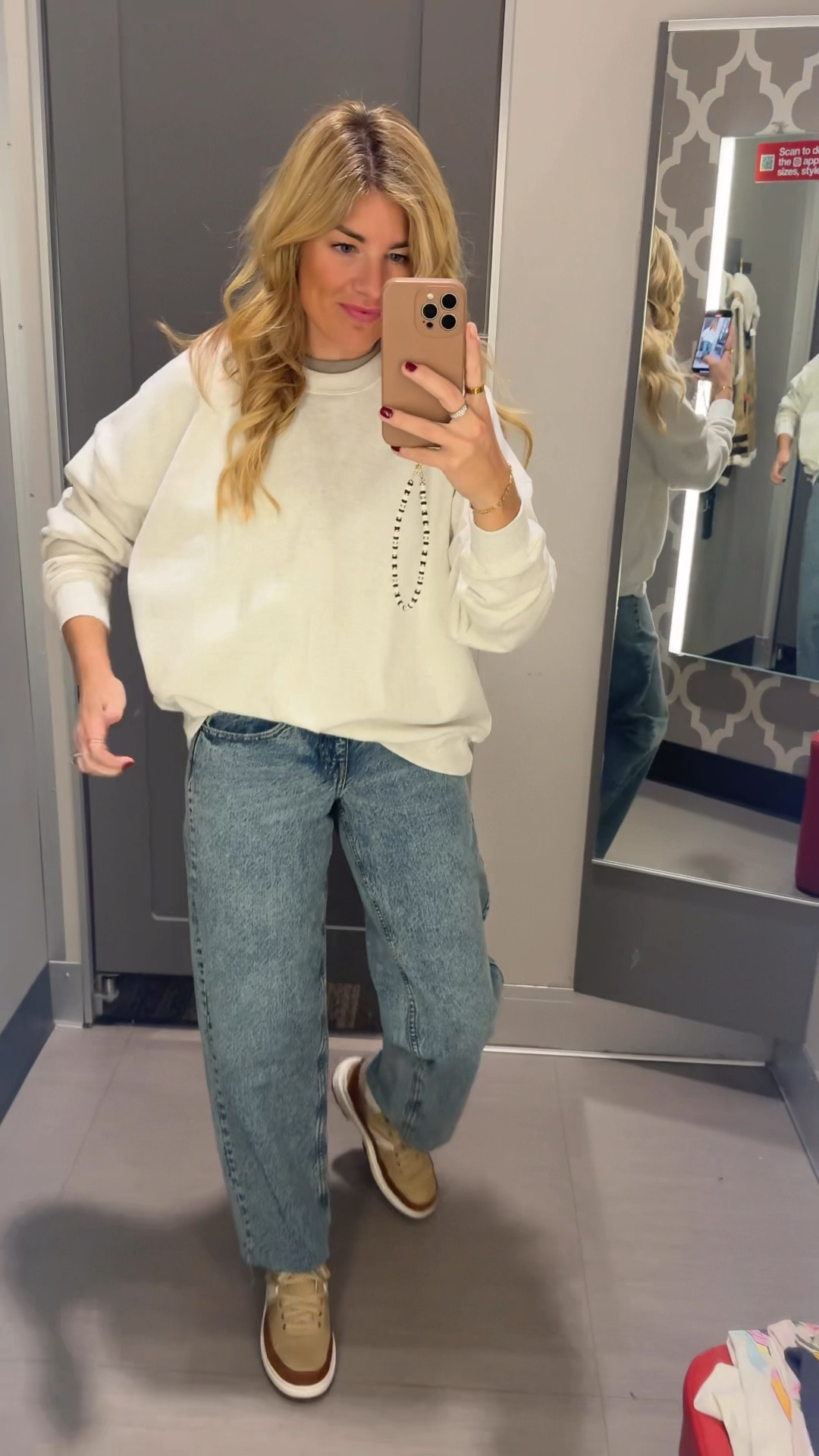 The best straight leg jeans and crew neck!!!! Target find for the win .

#LTKFindsUnder50