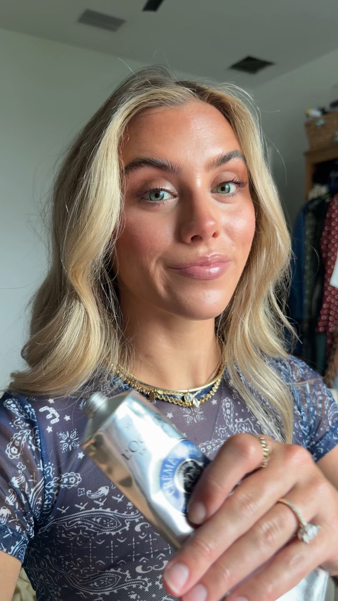 putting the same amount of effort into my hands as I do for my skincare especially for fall and winter with this hand cream it has the most incredible hydrating shea butter formula that’s non sticky and non oily and it clearly has a cult following for a reason 

#loccitanepartner #handcream #handlotion #beautyhacks #loccitanehandcream 
@Sephora