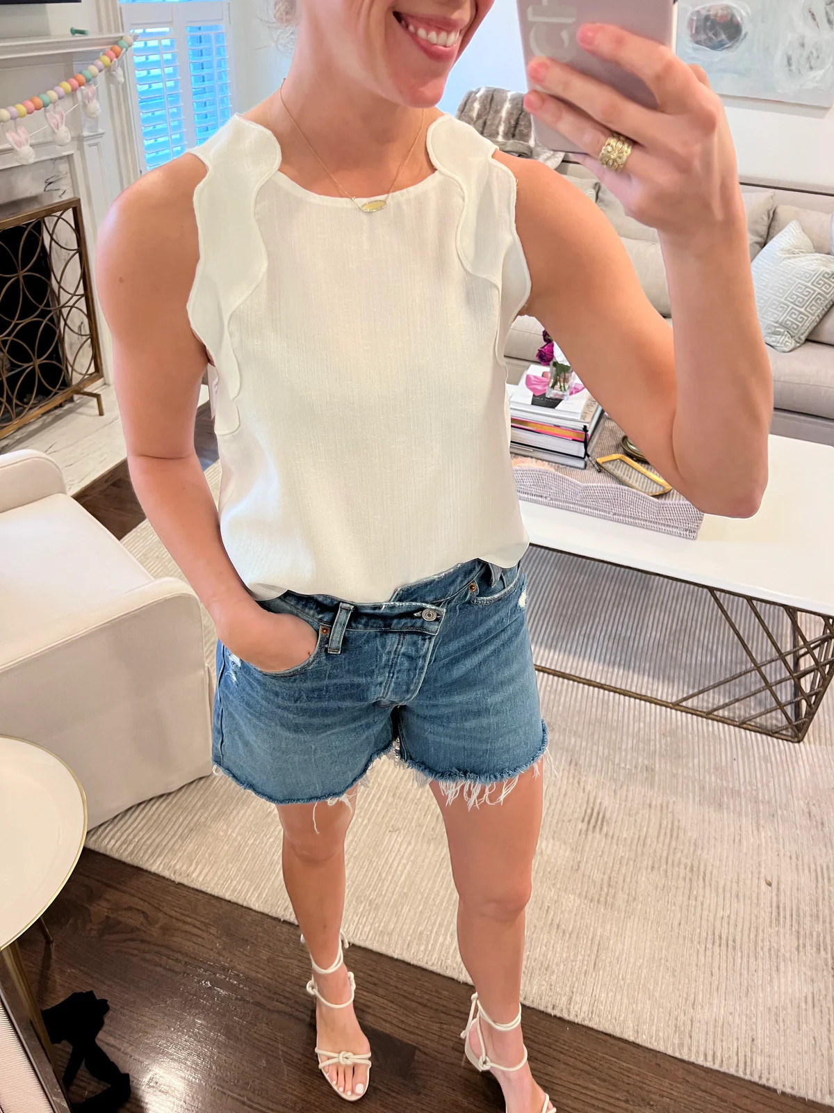 Alionas Scallop Edge Linen Blend Top in White | Minette