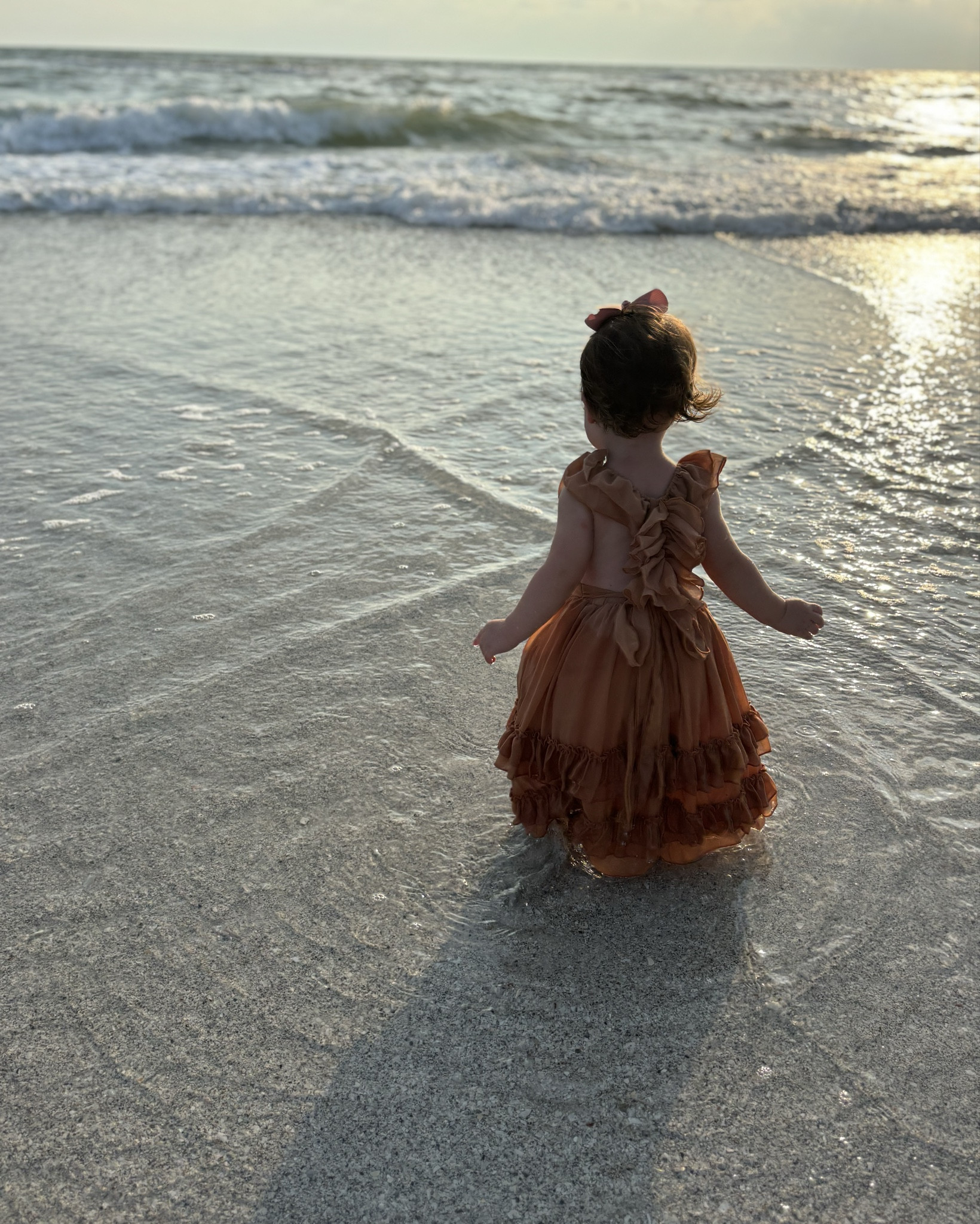 A darling dress for a beach photoshoot✨ 
They also have a mommy version🫶🏼

#FirstBeachTrip #BeachPhotoshoot #Mocha #Rust #Ruffles #BabyPhotoshoot #BaileysBlossoms

#LTKKids #LTKFamily #LTKBaby