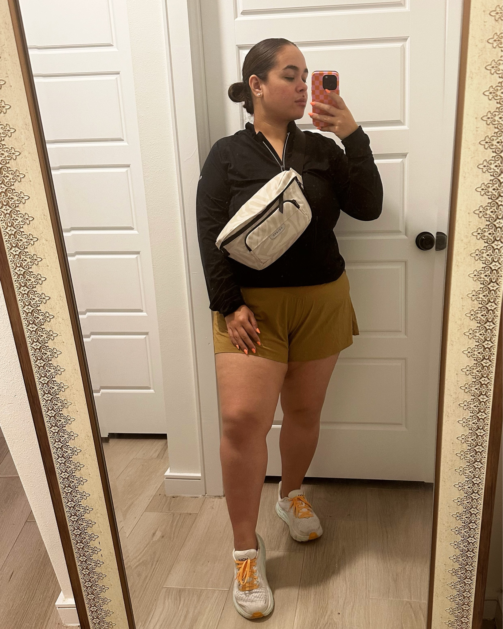 Wearing my trusty beat up Hokas. Love these shoes for walking or running. They are the Clifton 8’s & they are on sale. 😉💜

Aerie Shorts, BCG 1/4 Zip, Workout Outfit, Fitness Outfit, Postpartum Outfits, Walking Outfit, Running Outfit, Shoe Sale

#LTKfitness #LTKshoecrush #LTKActive