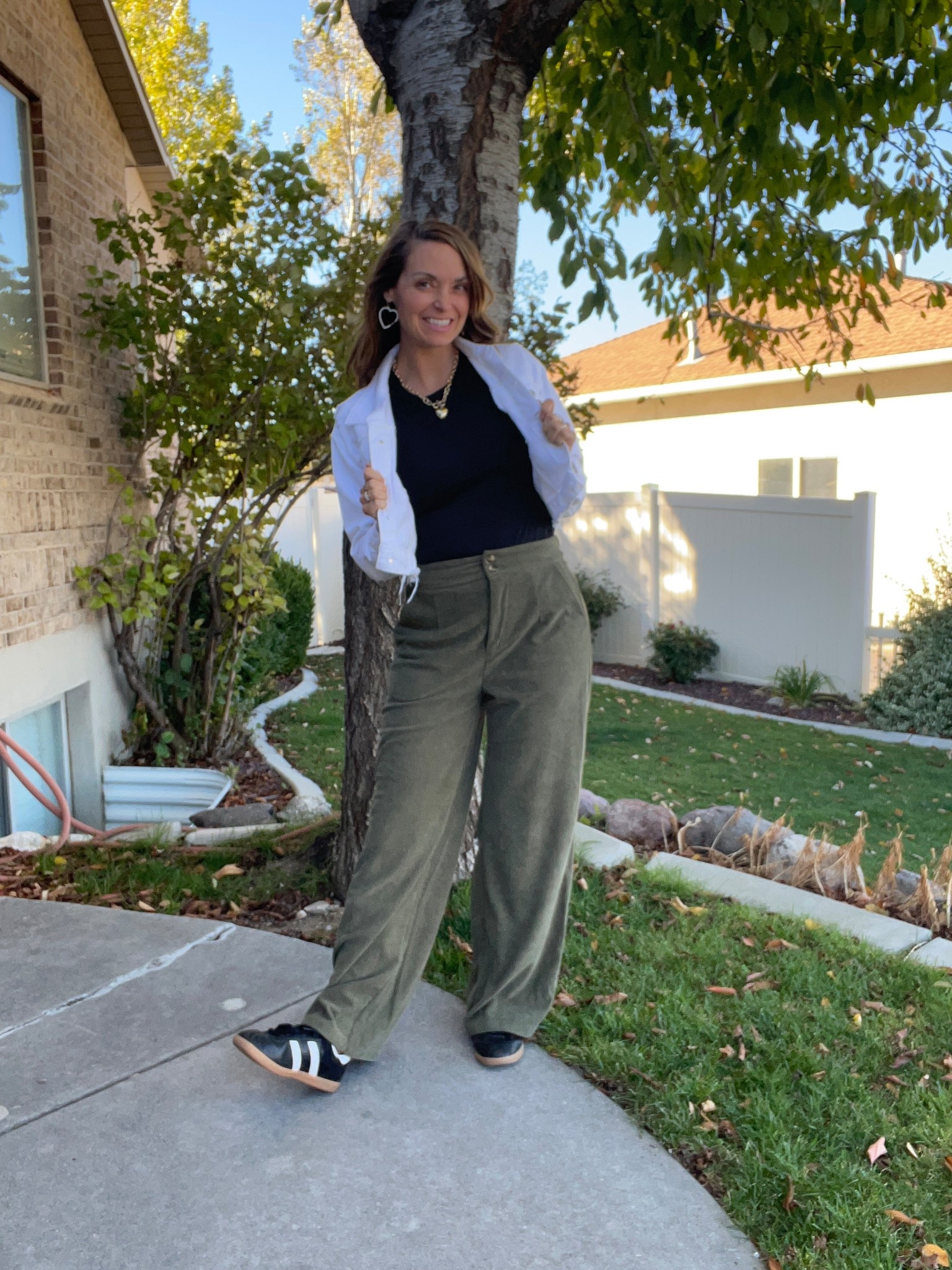 Simple and cute ❤️These pants are so comfy and i love the fit! Size small TTS 115 lbs.

#LTKStyleTip #LTKOver40 #LTKFindsUnder50