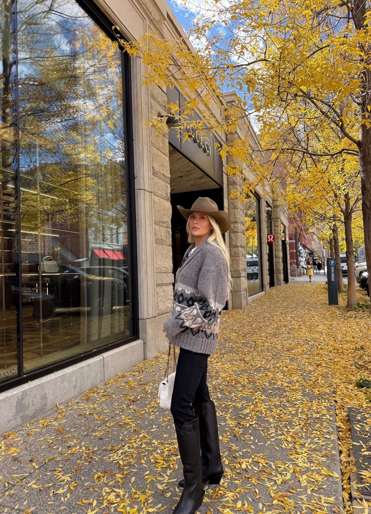 SIZE: small sweater, shoes run tts, linked similar tee & jeans! #kathleenpost

Aspen outfit Inspo, mountain vacay look, fall outfit idea, Montana outfit Inspo

#LTKootd #LTKSeasonal #LTKTravel