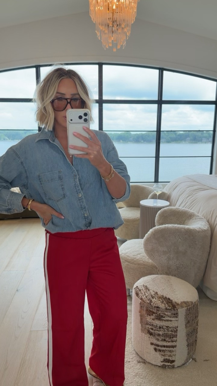 The perfect track pants! 😍 endless good styling possibilities and come in 4 different colors. I’m in a medium