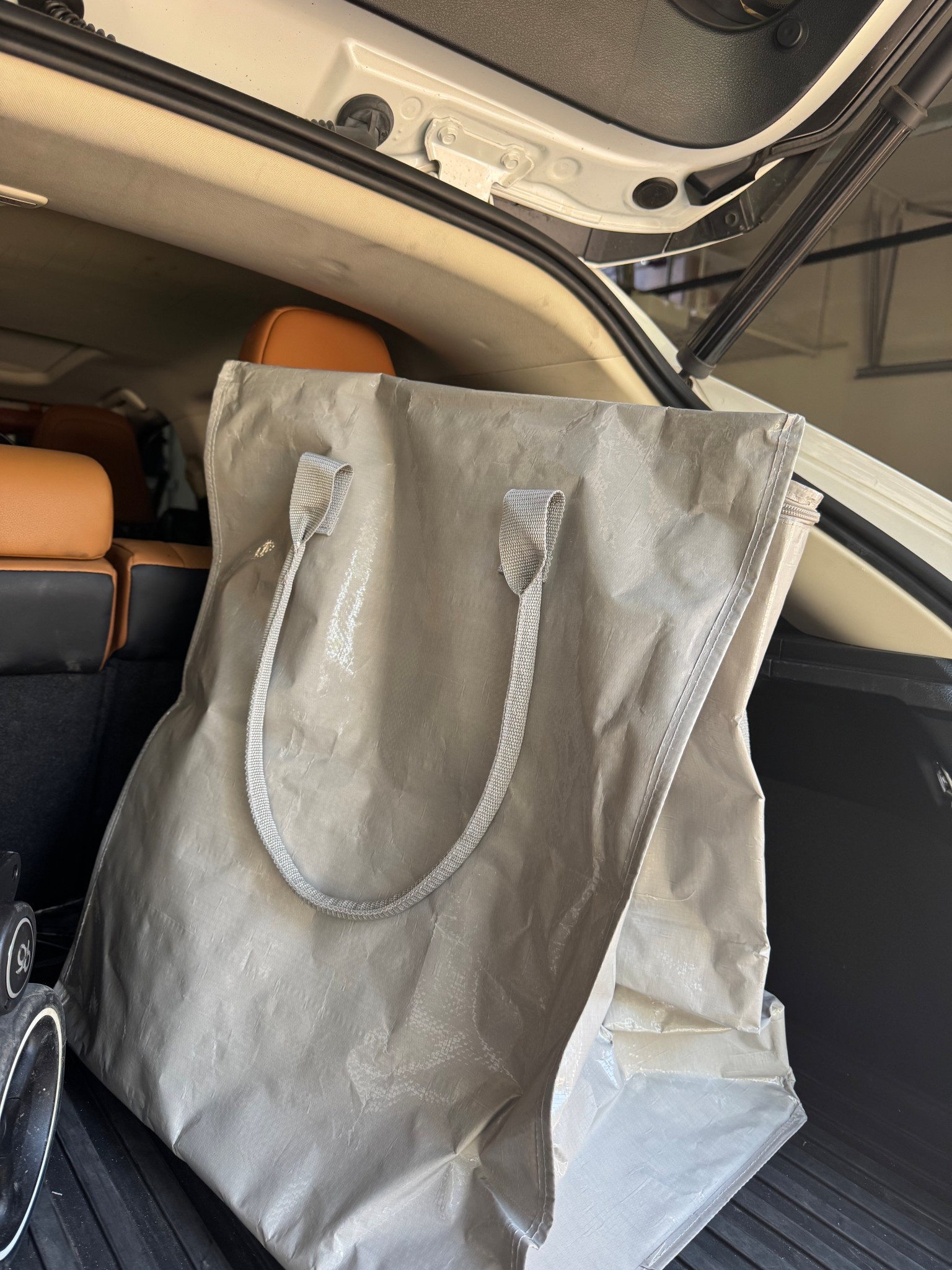 Hulken Bag dupe for $11👀

#LTKFamily #LTKItBag #LTKHome