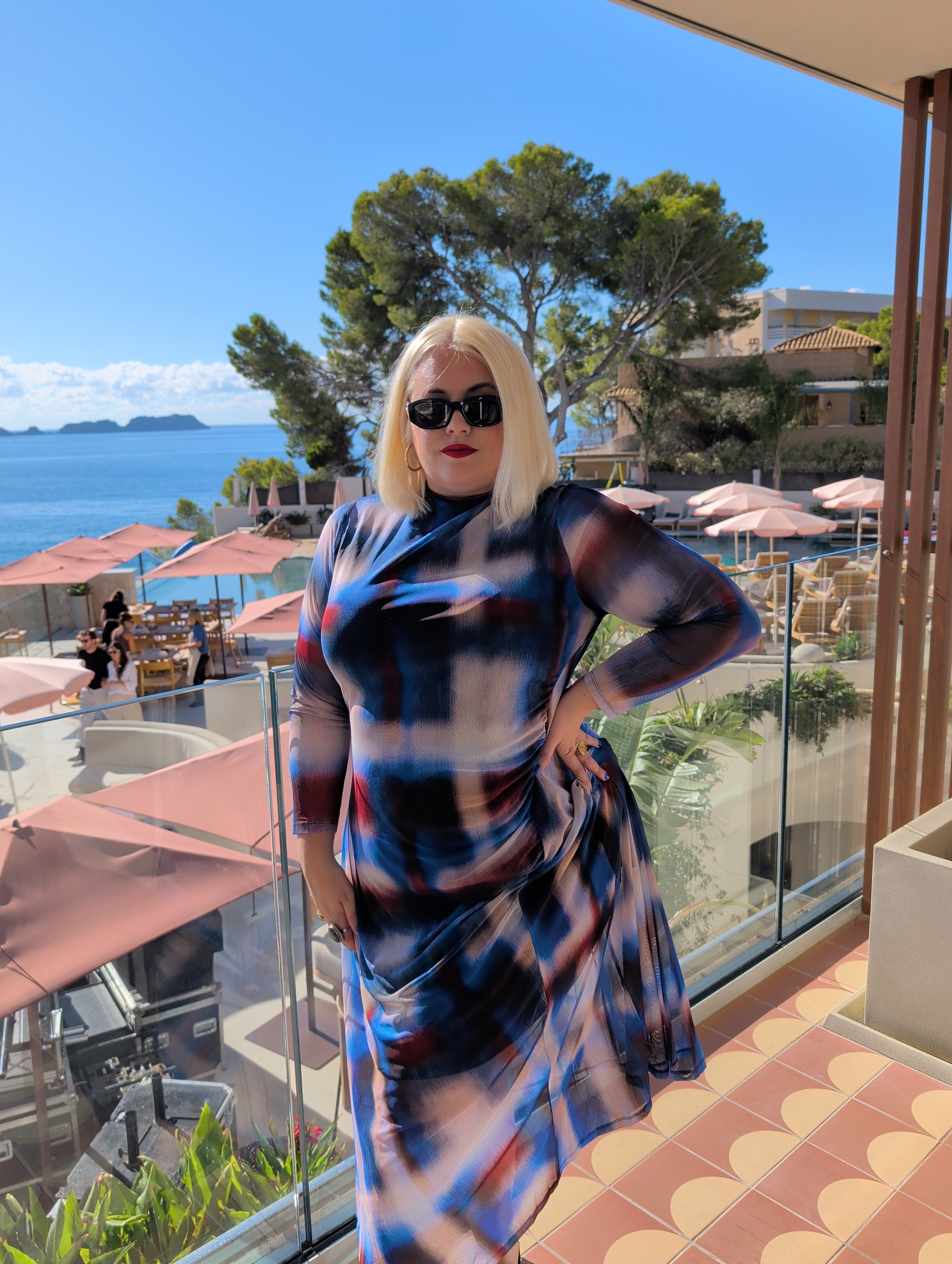 Favourite dress to mould to curves. Only under £40 

#LTKcurves #LTKplussize #LTKeurope