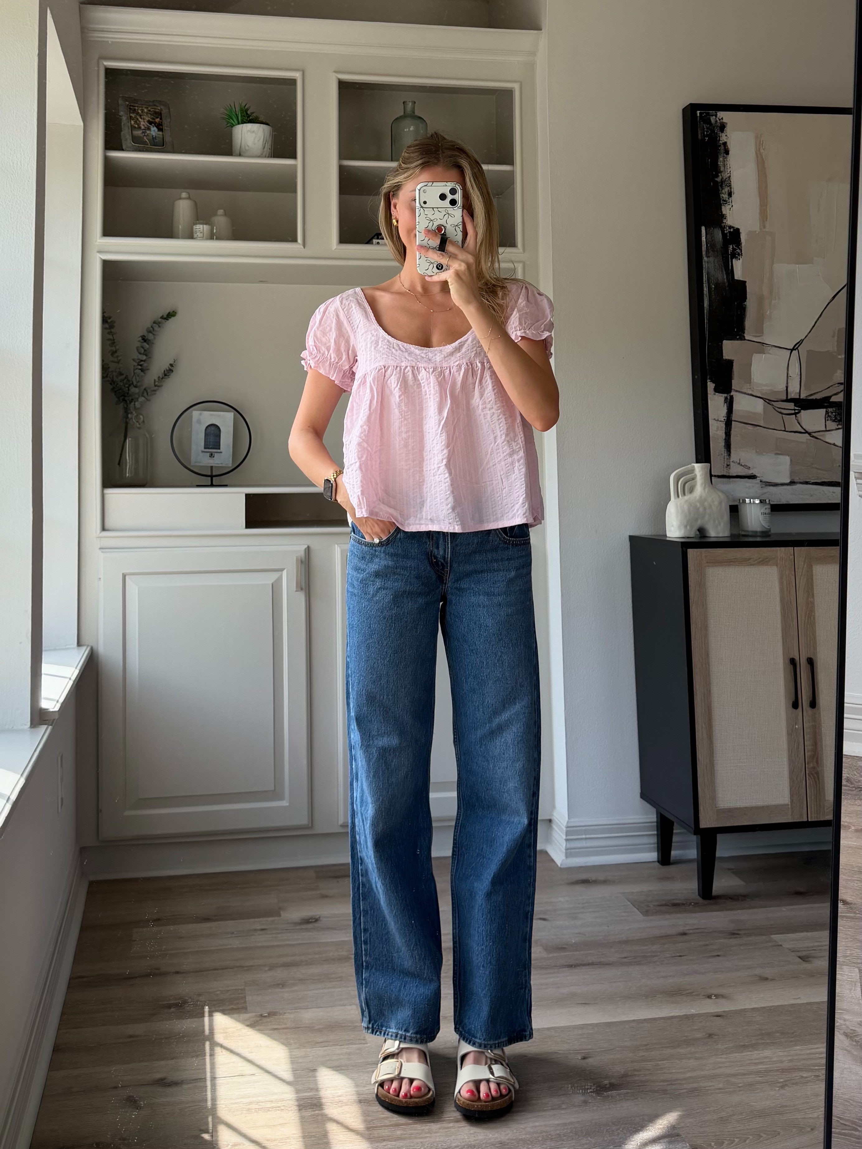 Cutest babydoll puff sleeve top, perfect for spring!  

 