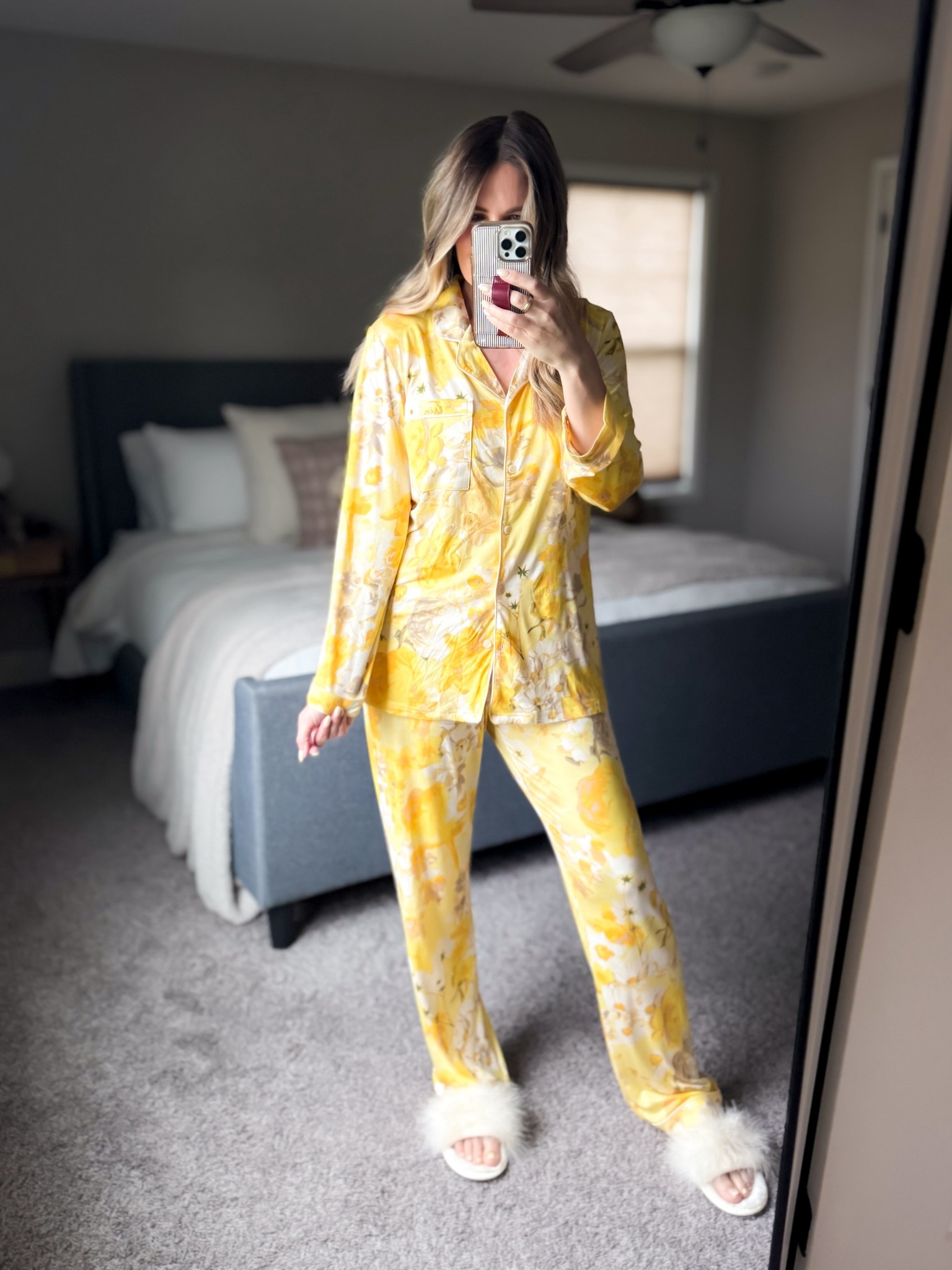 In my Sundays pajamas are so comfy (coming from someone who hates the way pajamas twist and turn while you sleep). Just something about these! Wearing a medium here. I can do a small as well but I like them a little bigger. 

#LTKstorytime #LTKdayinmylife #LTKOver40