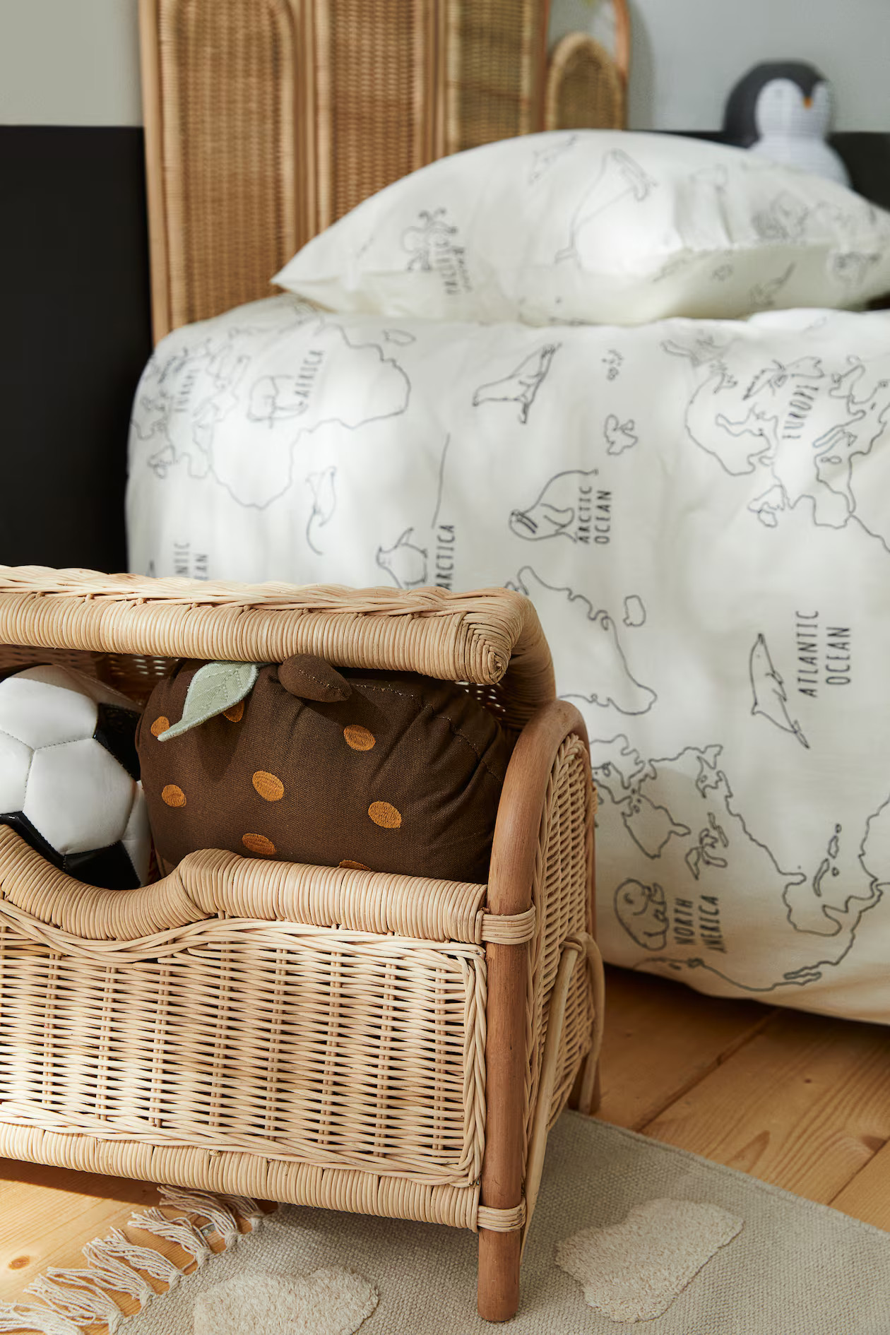 Children's storage bench | H&M (UK, MY, IN, SG, PH, TW, HK)