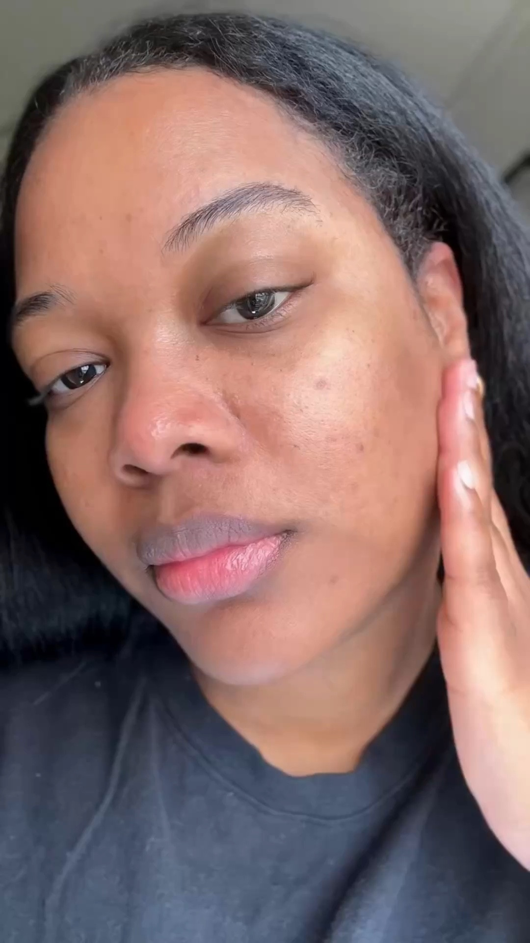gifted by d'Alba Piedmont 

Me encanta me encanta😍
✨usarlo debajo del maquillaje tanto como en el dia a dia, deja un glow increible 

@dalba_global #dalbaserumtoner #cakeyrescue