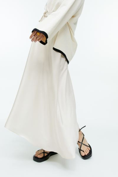 Midi Satin Skirt - Off White - Ladies | H&M GB | H&M (UK, MY, IN, SG, PH, TW, HK)
