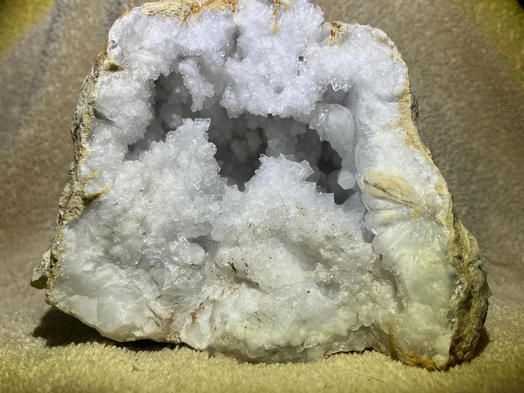 XL Quartz Geode Almost 5 LBS 2240g - Etsy | Etsy (US)
