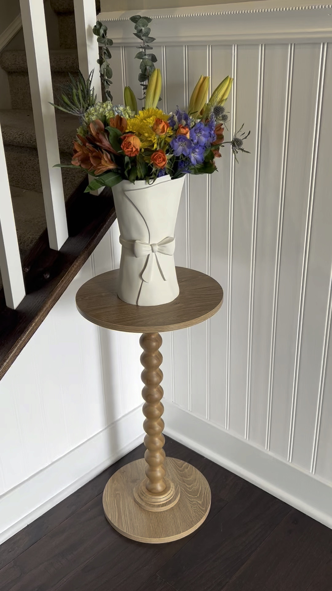 💐🎀 Can you believe this vase is under $15?!! It’s so perfect for spring! Love having fresh flowers in the house. Nothing like a new vase and end table for a simple refresh in the front hallway! What do you think?! #walmart #amazon #spring 

#LTKSeasonal #LTKHome