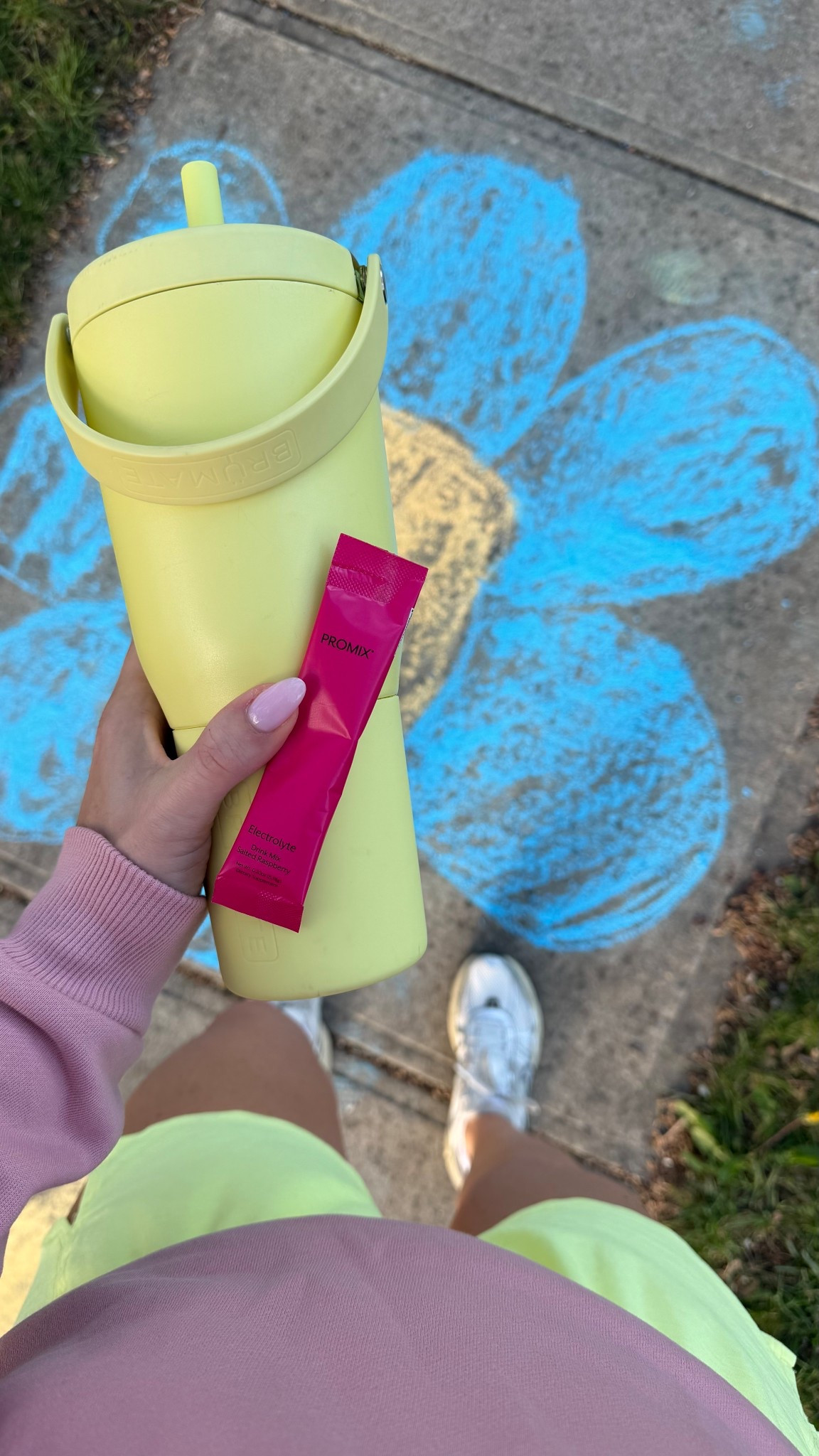 Summer walking essentials to stay hydrated and electrolytes ⚡️🍓🧂




#LTKActive #LTKTravel #LTKdayinmylife