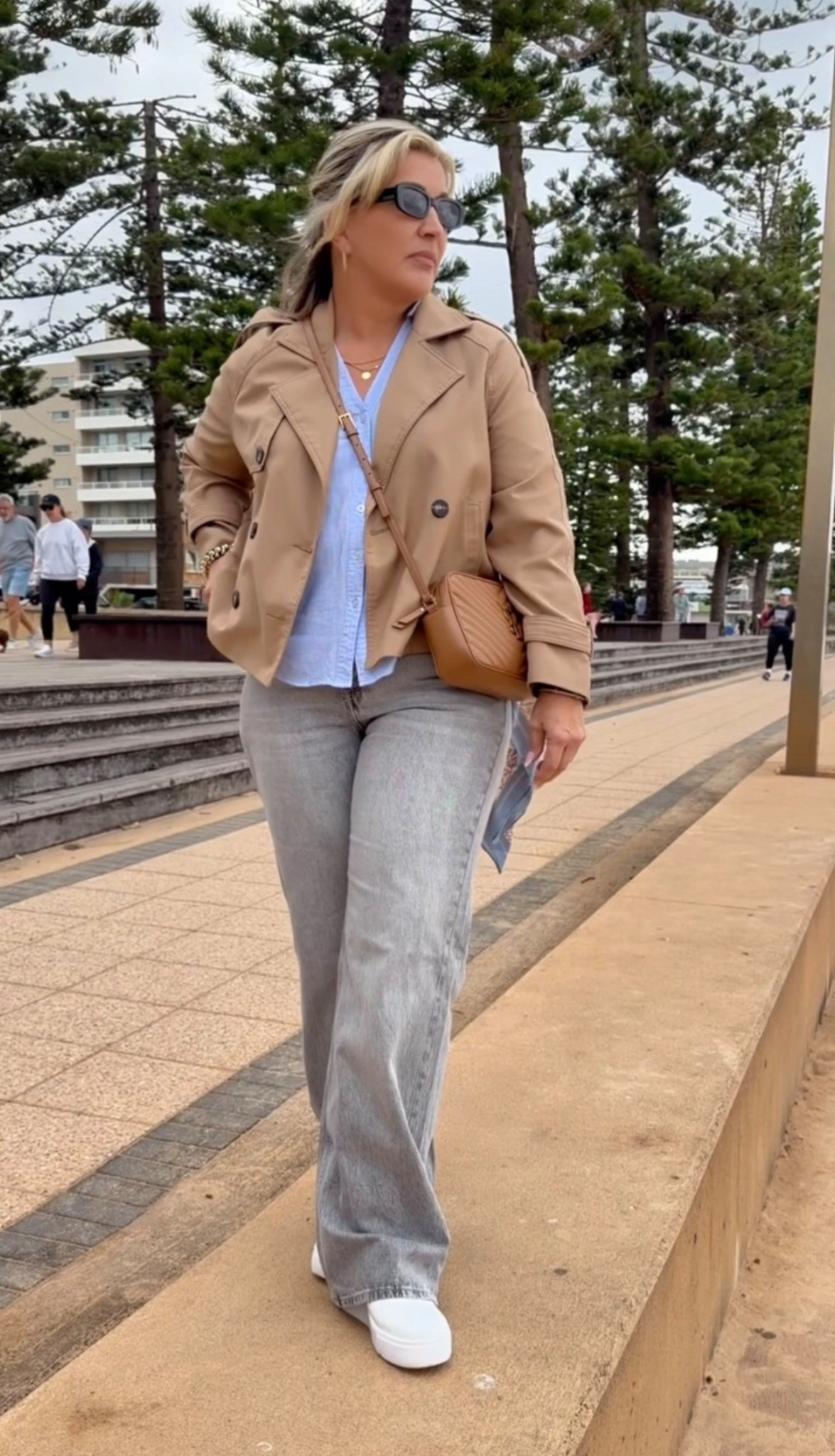 Colour palette:
Grey / Tan / Soft blue / White

Grey wide leg jeans — H&M (I’m wearing size 20)
*Soft blue pinstripe collared cotton shirt — Kmart (size 14, last season)
*Cropped trench — Kmart (size 12, last season)
*Scarf — Kmart (last season)
Crossbody bag — Saint Laurent
Platform sneakers — Next

*For any items no longer available as they were purchased last season, see similar items linked below 💛

#LTKplussize #LTKmidsize #LTKaustralia