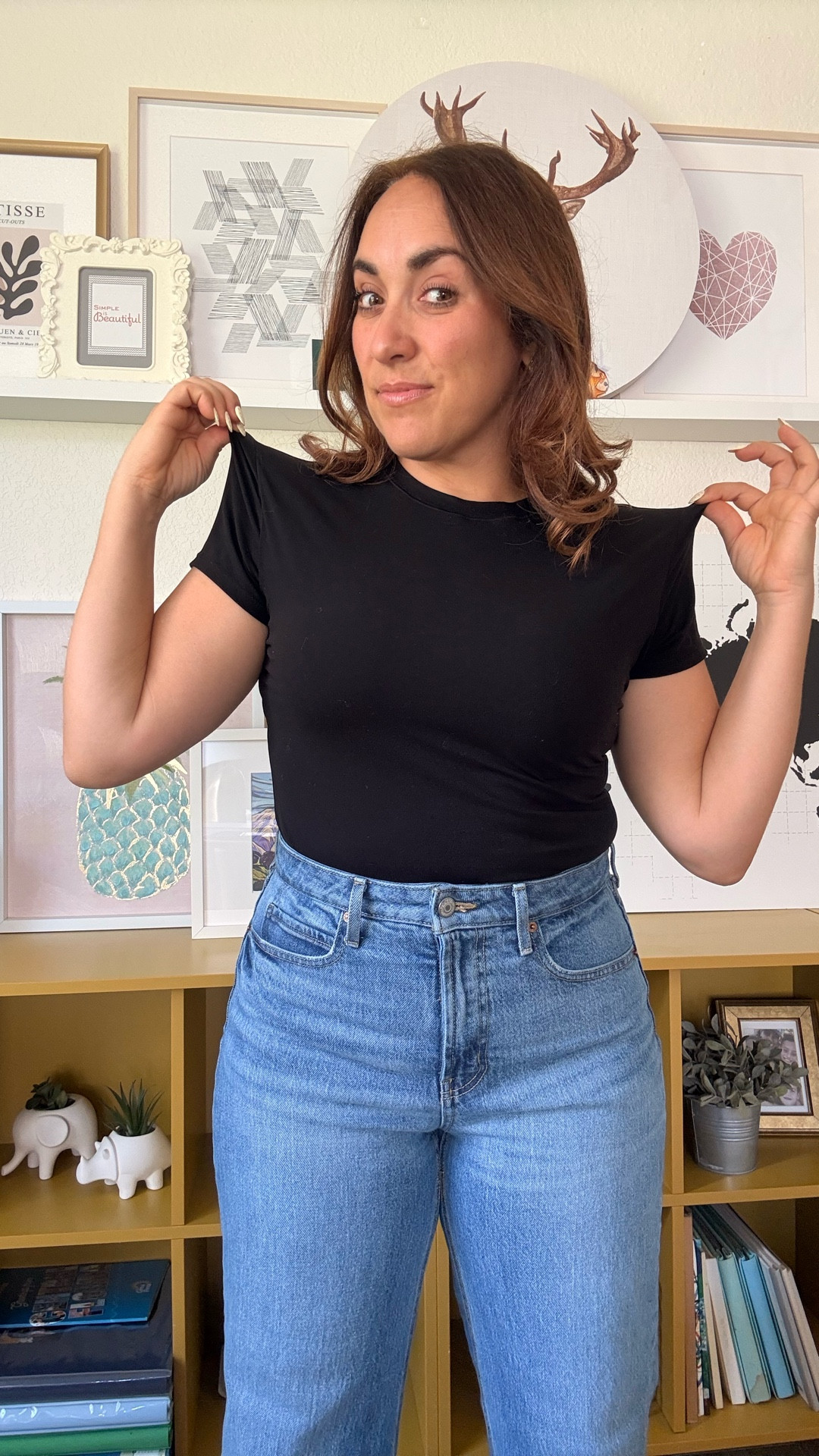 Mis tshirts básicas que uso casi todos los días. Tengo dos manga corta y una manga larga. Soy talla M pero estas las compro una talla más. Me encanta porque te dan la sensación de que parecen un bodie perooooo no se abrochan abajo. Modelan el cuerpo súper lindo! 

#LTKmomlife #LTKgrwm #LTKootd