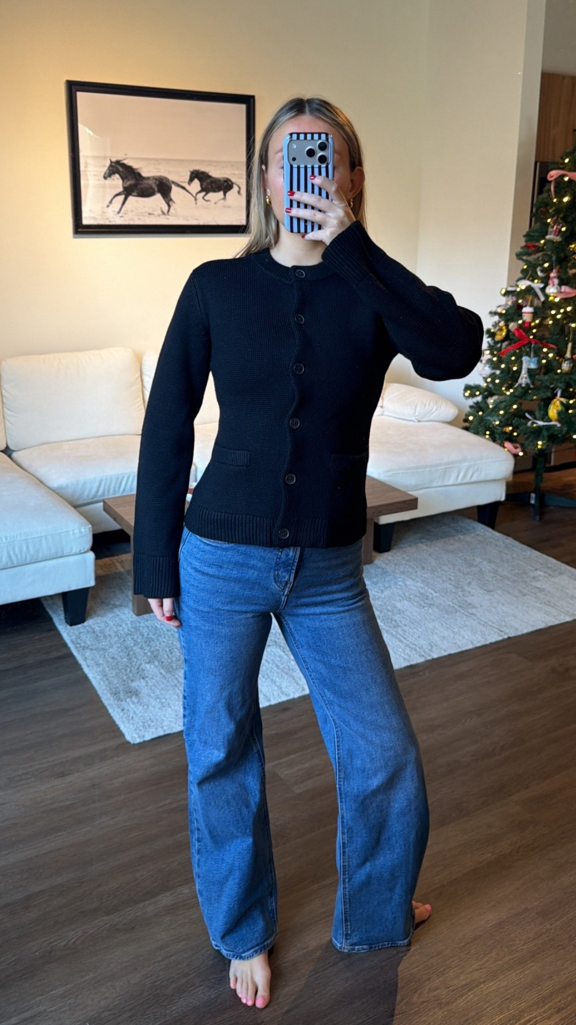 Black Fiveday sale prep @aritzia ! The sale starts 11/25 and runs through 12/1!🤎🍂 Wearing a small sweater!! Wearing 26 jeans and shade is “show me dark blue"

@aritzia #aritziapartner