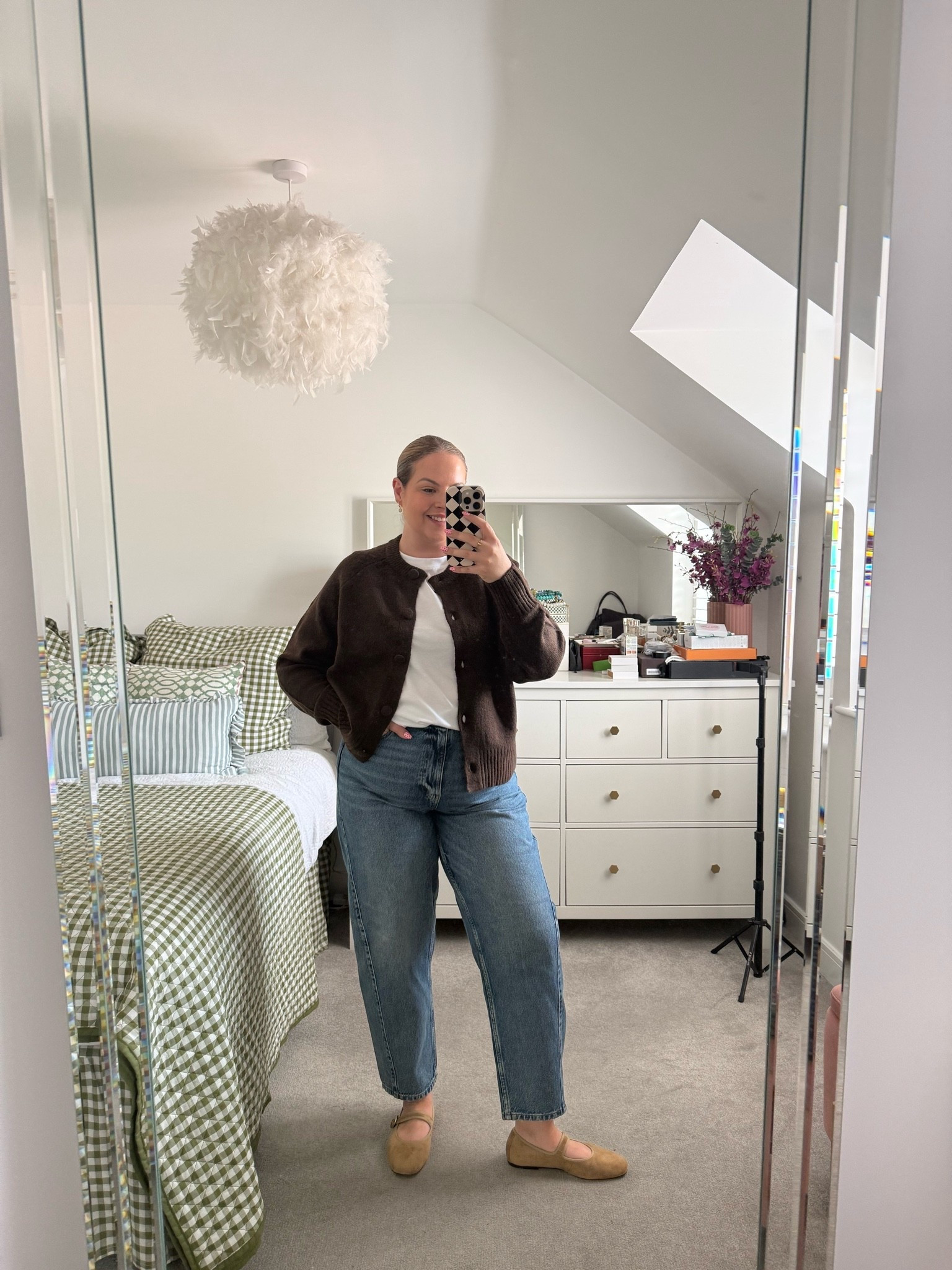 Cozy season is coming!  @Threadbare 

I’m wearing:
- medium in the cardigan
- L in the t-shirt 
- size 16 in the jeans

#LTKmidsize #LTKautumn #LTKuk