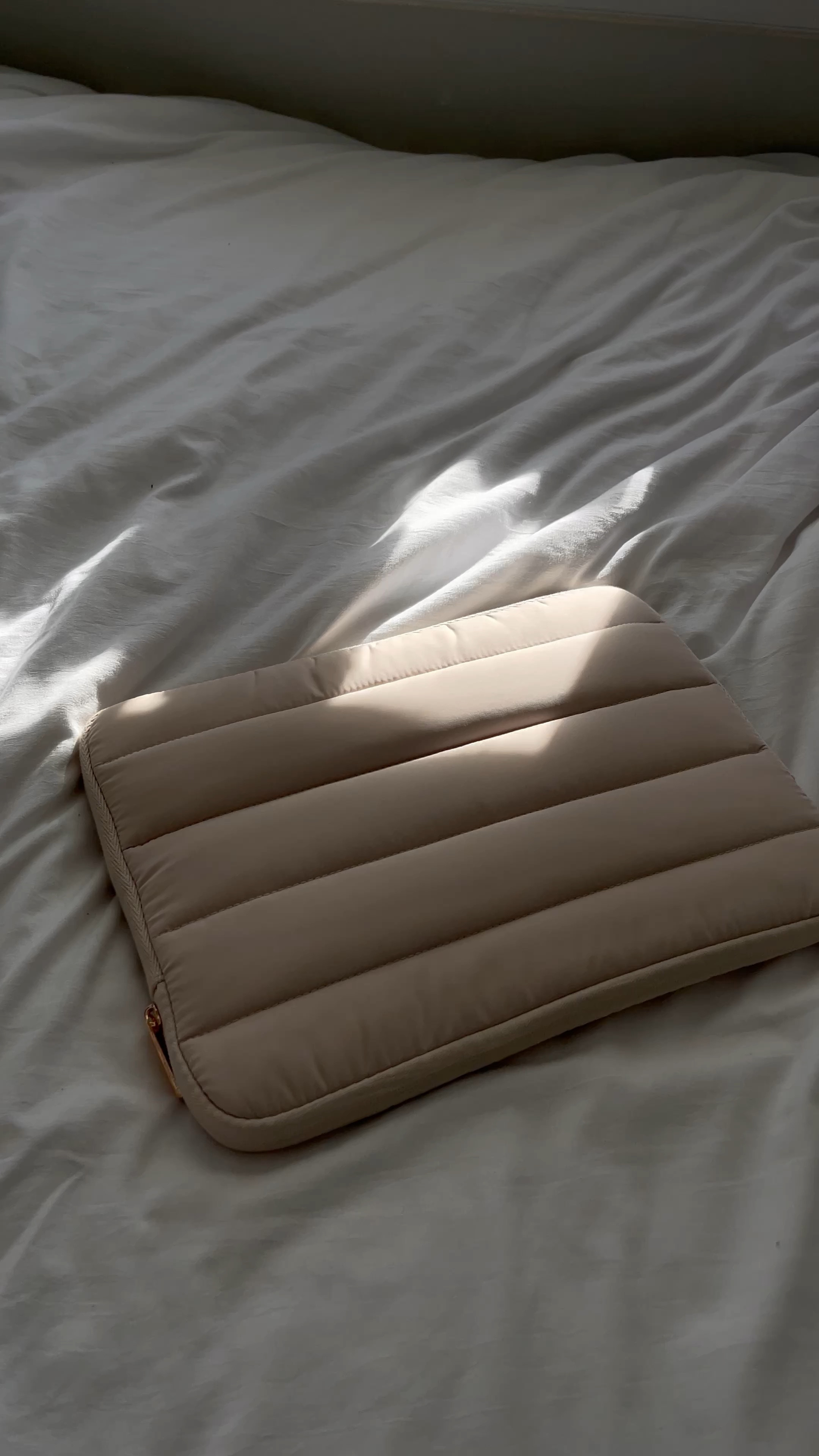 Cute puffer lap top case ☁️🫶🏼🫧🌼

#LTKU #LTKstyletip #LTKFind