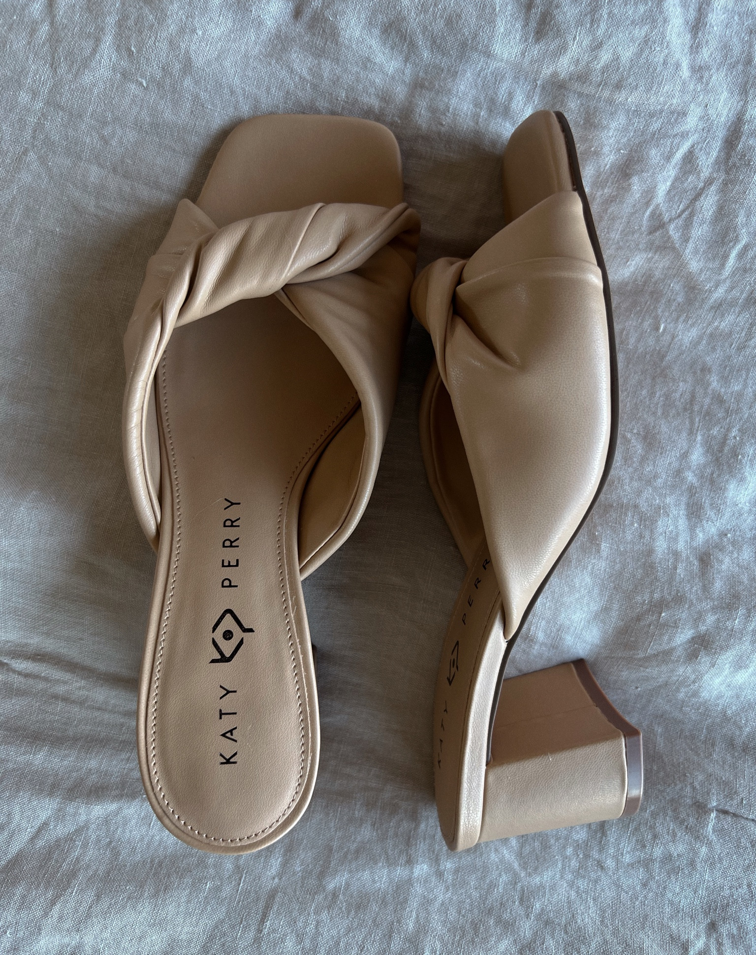 Loving the twist 🎀

#LTKshoecrush #LTKSeasonal