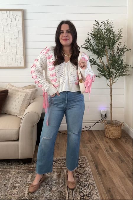 Obsessed with this sweater from Amazon! Perfect for Valentine’s Day!
Casual | everyday fashion | Levi’s 

#LTKstyletip #LTKSeasonal #LTKfindsunder100