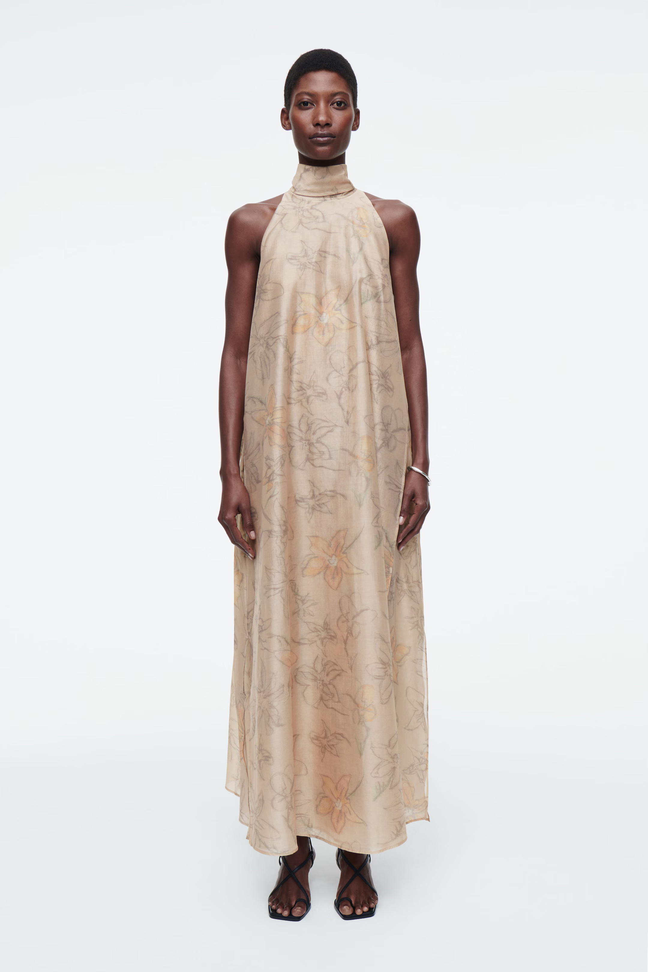 NECKHOLDER-MAXIKLEID IN A-LINIE MIT FLORALEM PRINT - BEIGE/FLORALER PRINT | COS (EU)