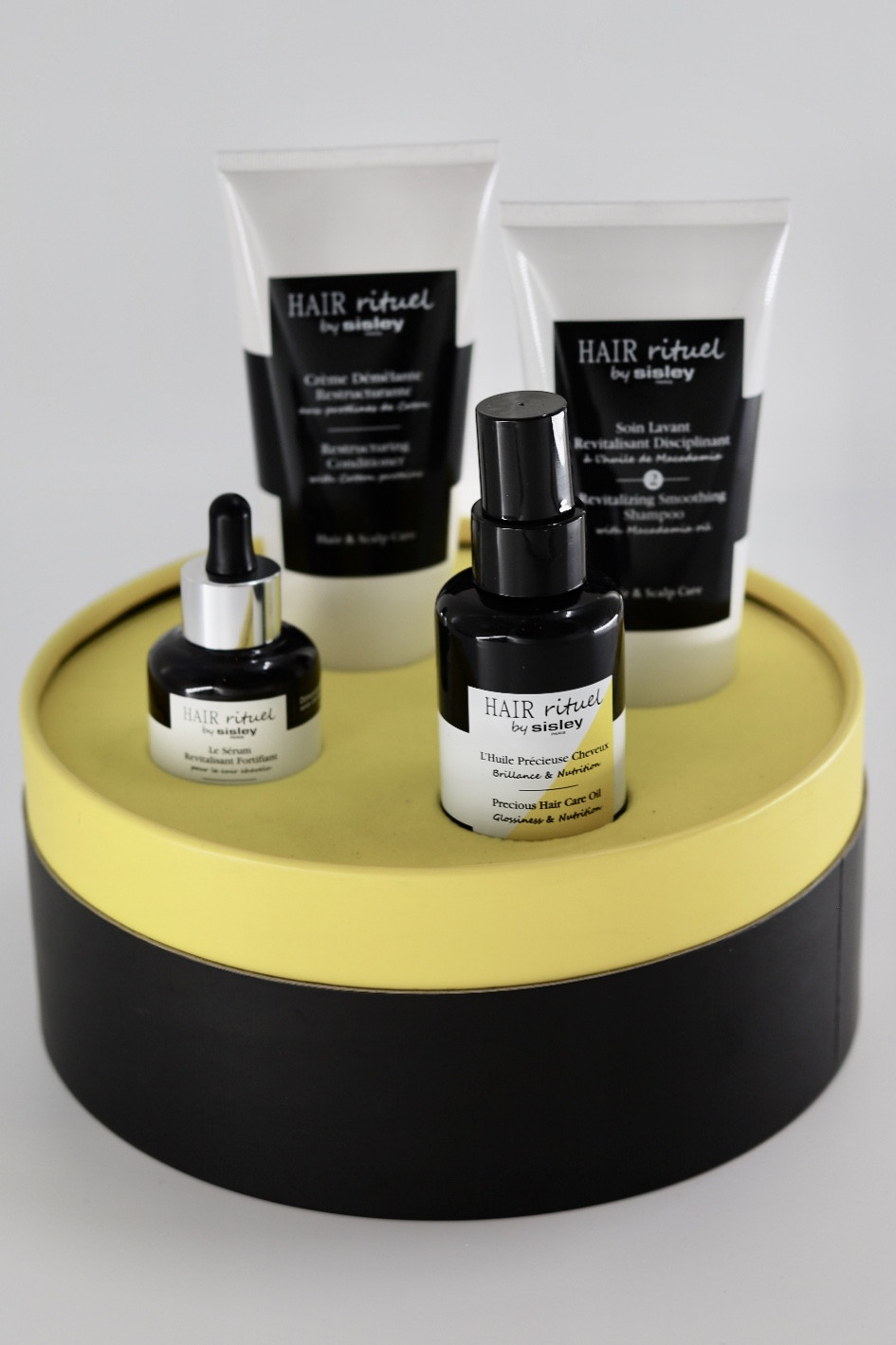 Sisley Paris Hair Care 

#mysisleyparis #sisleyhairparis #hairrituelbysisley #sisleyproducts #haircare #healthycare #scalpcare 