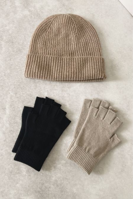 Gift idea, fingerless gloves out of stock- linked are a similar pair, cashmere hat #StylinbyAylin 
