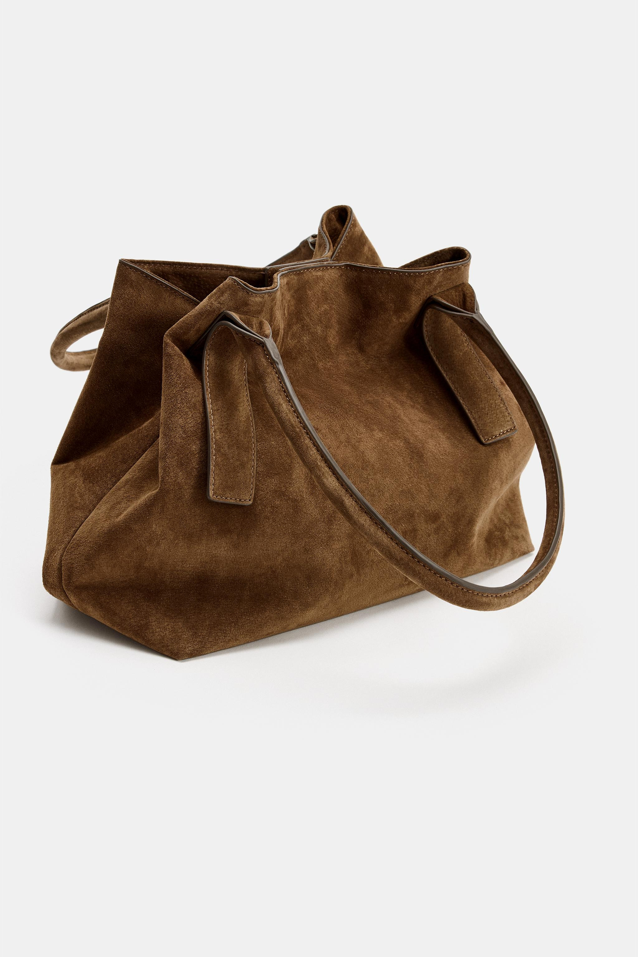 Gr\u00f6\u00dfe des Models: 176 cmShopper-Tasche aus Leder. Zwei Schulterriemen. Innentasche mit ... | Zara DE