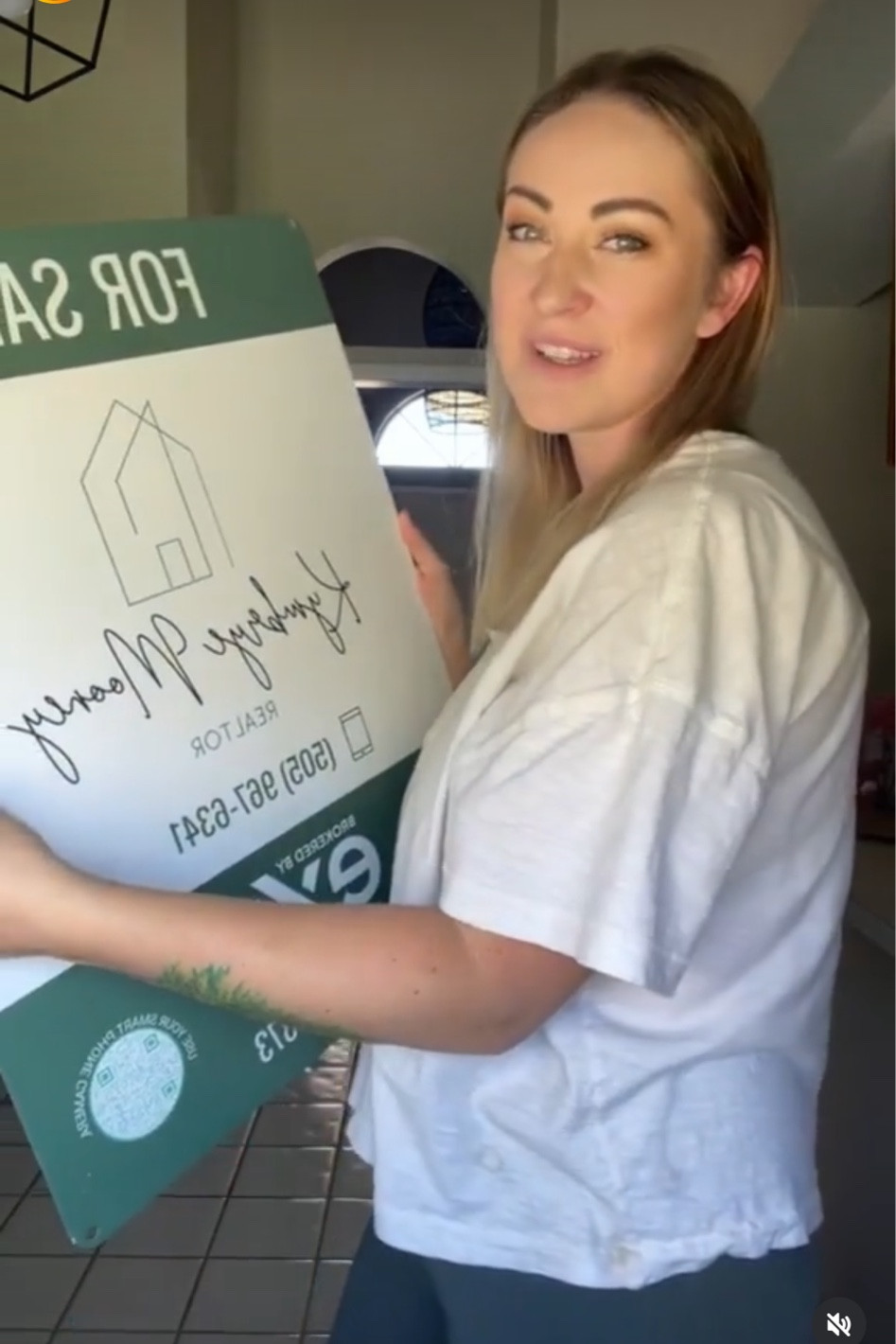 If you love the custom signs I designed, I can come put one in your yard 😉

#LTKunder50 #LTKfit #LTKstyletip