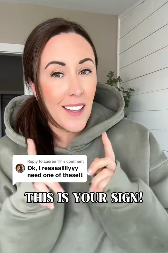 This is your sign to finally get yourself the viral Comfrt hoodie 🧸🩷



#LTKTravel #LTKSaleAlert #LTKGiftGuide