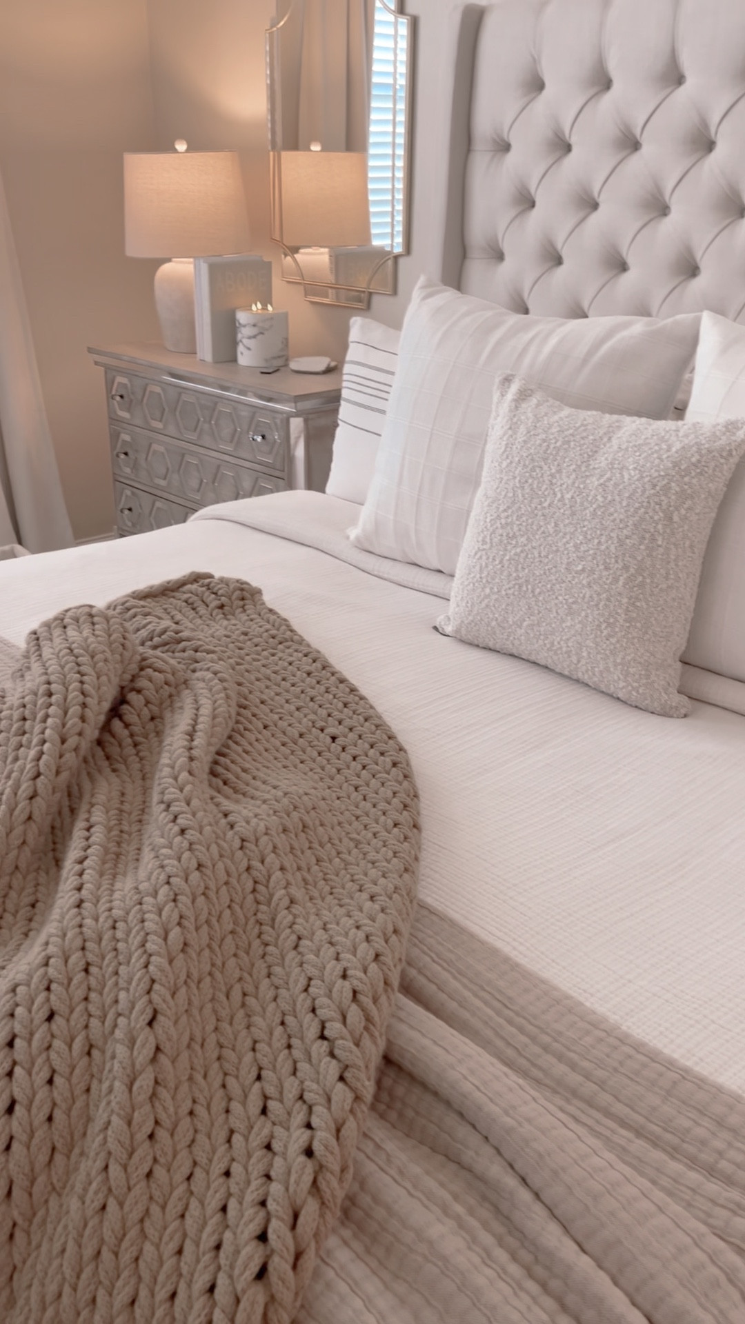 Bedroom decor 

Bedroom styling, bedroom decor, decor, home decor, neutral bedding, neutral home. 

#LTKhome