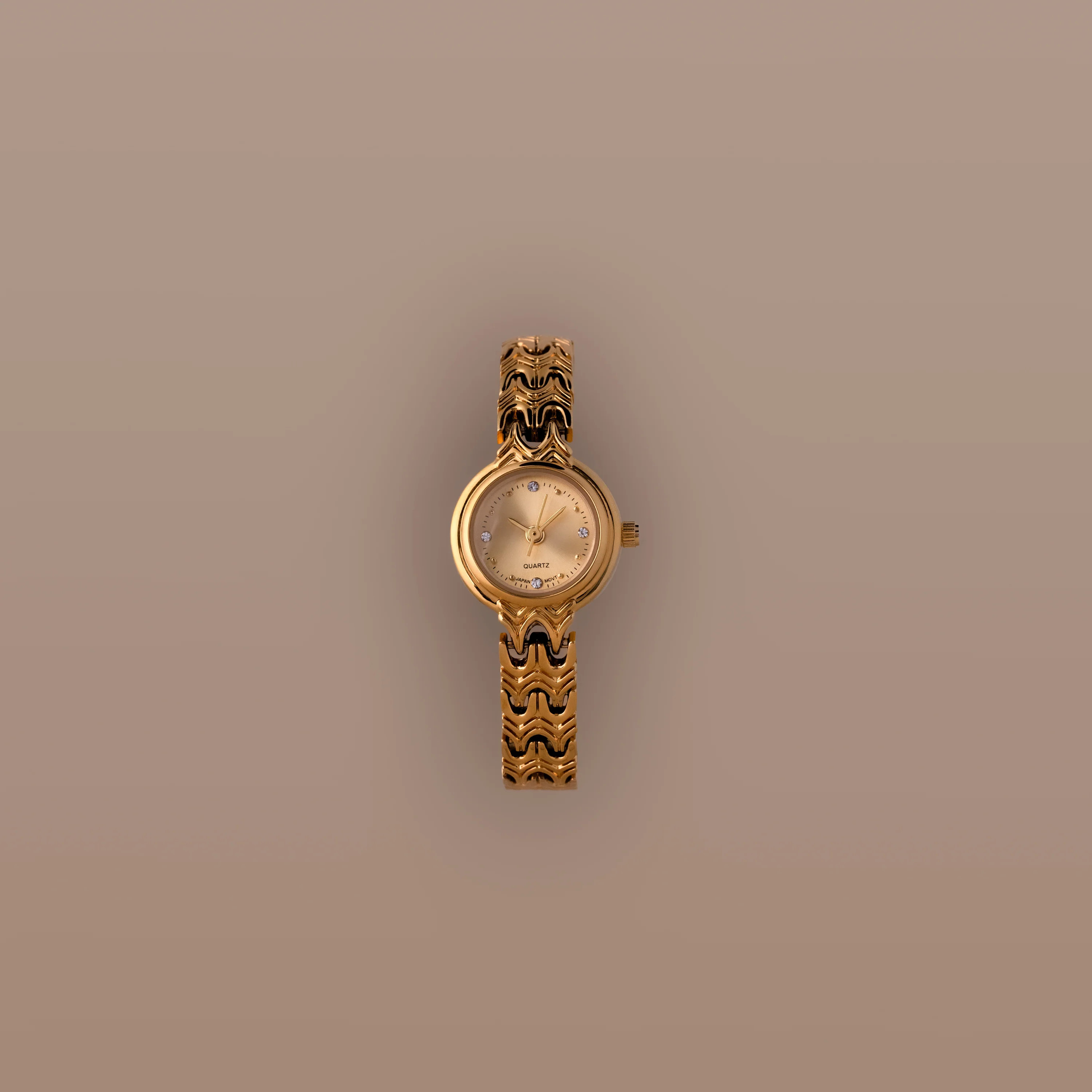 Wavy Link Round Gold Watch Timepiece | Caitlyn Minimalist | Caitlyn Minimalist
