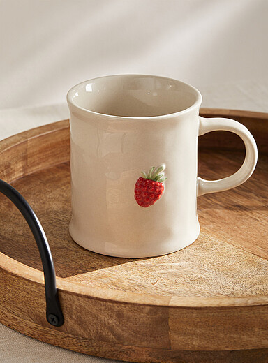 Small strawberry embossed mug | Simons