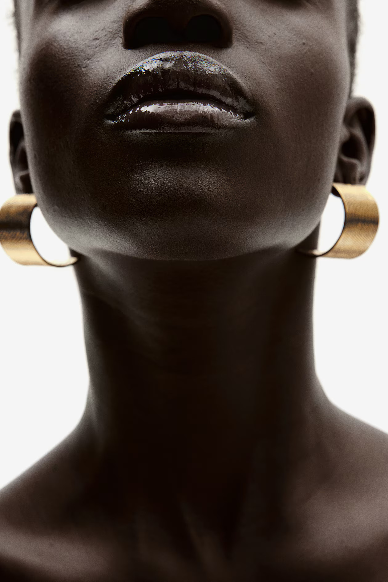 Fluted earrings - Gold-coloured - Ladies | H&M GB | H&M (UK, MY, IN, SG, PH, TW, HK)